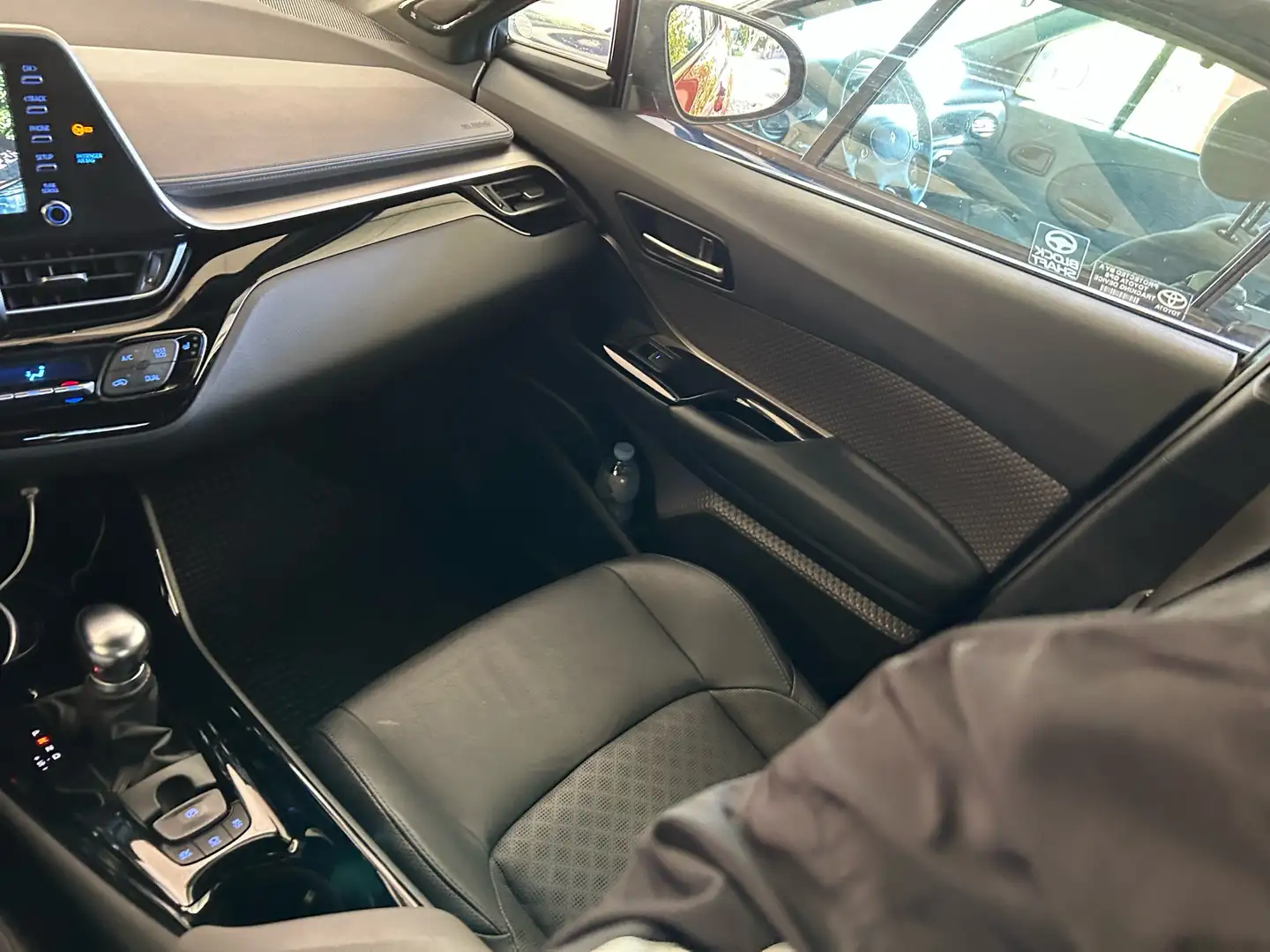 Toyota C-HR 2.0h Premiere e-cvt - 2