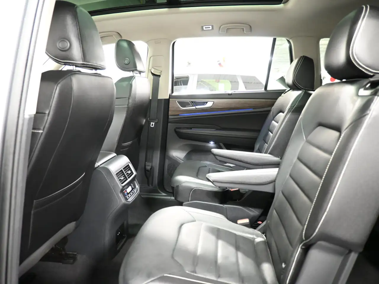 Volkswagen Atlas снимка Volkswagen Atlas