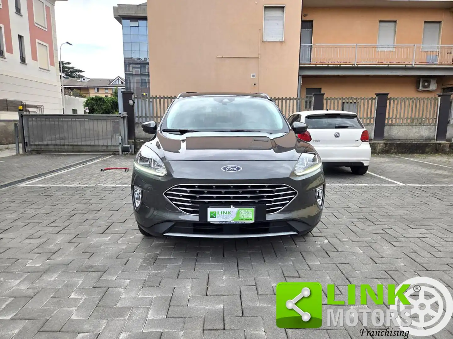 Ford Kuga 1.5 EcoBlue 2WD Titanium Business GARANZIA Grigio - 2