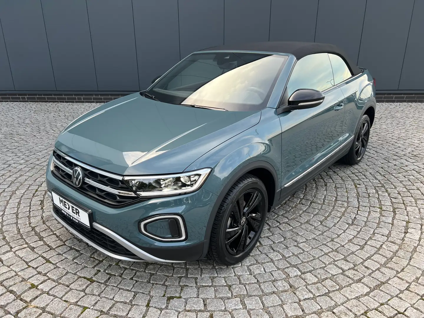Volkswagen T-Roc Cabriolet Style 1.5 TSI DSG *AHK, BlackStyle, LED Grün - 2