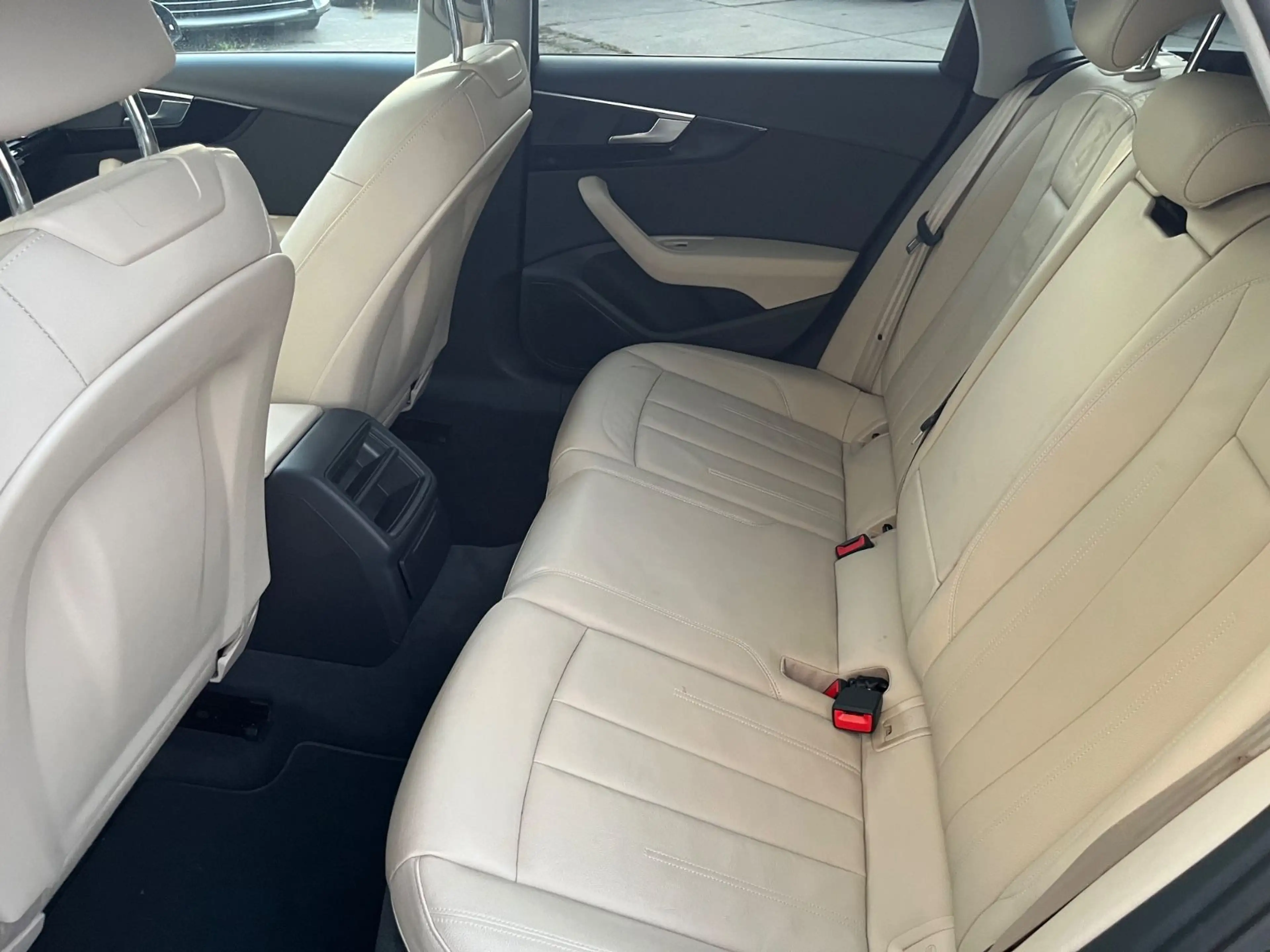 Audi A4 Avant design ultra — photo 12