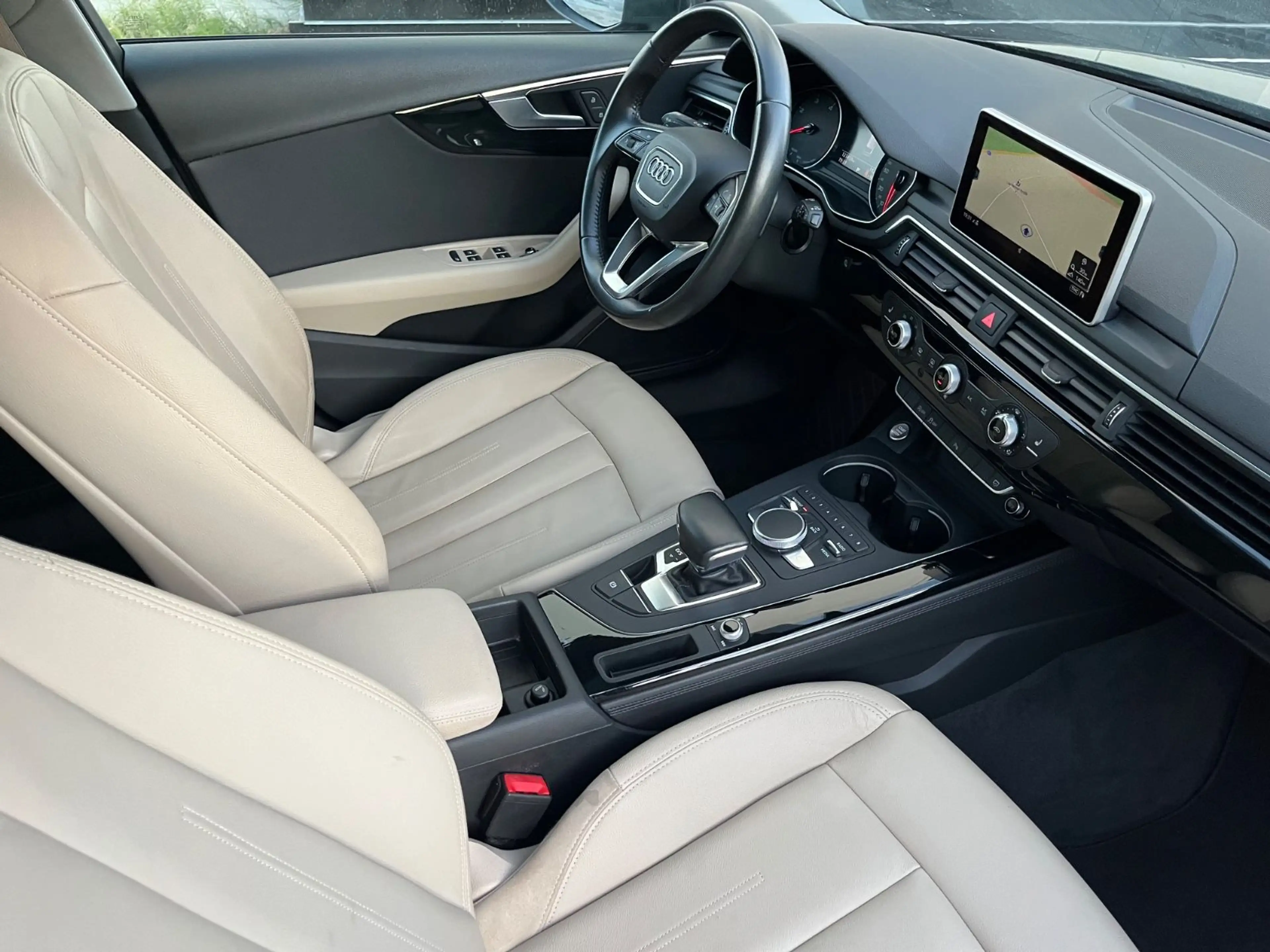 Audi A4 Avant design ultra — photo 8