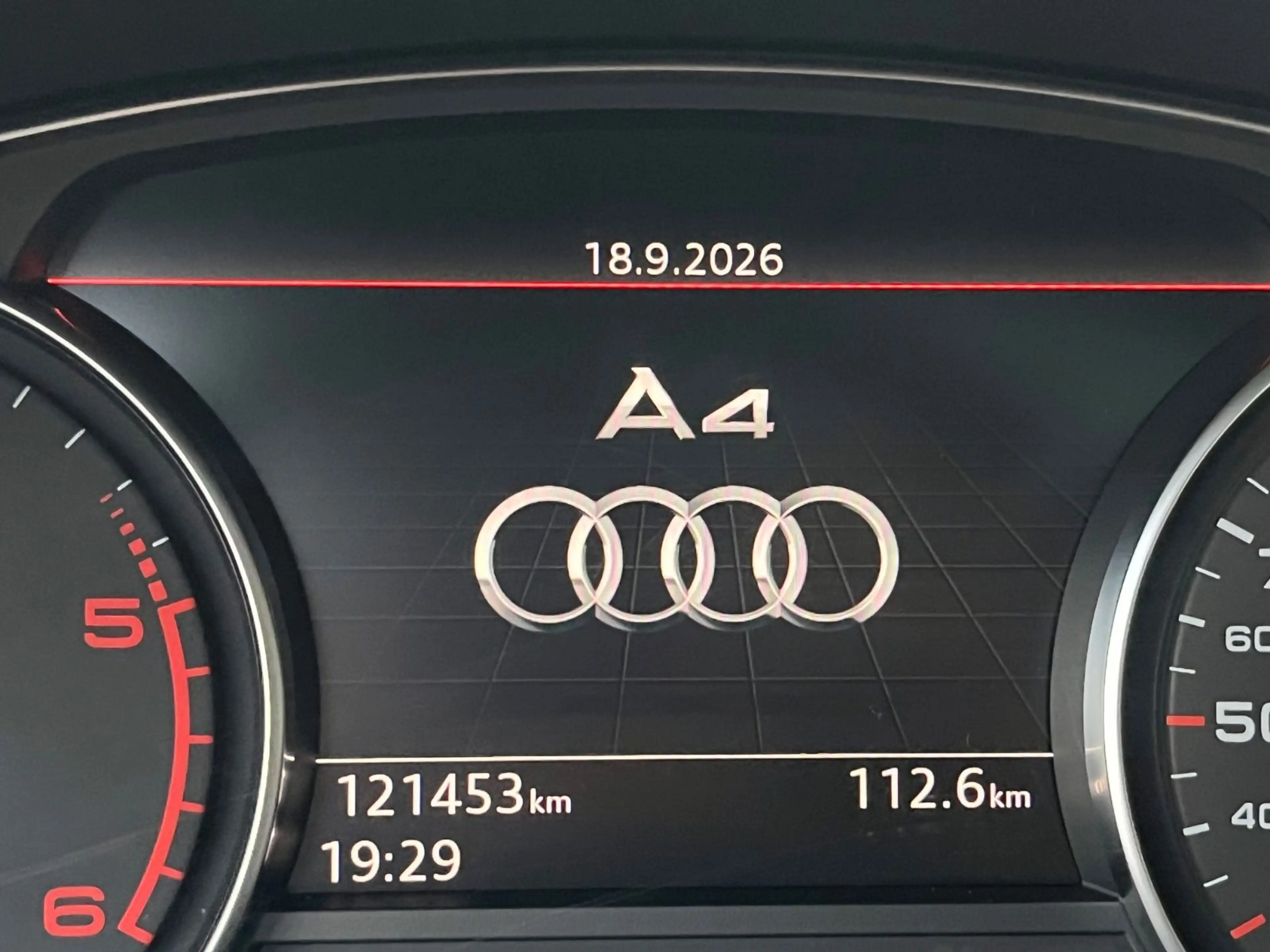 Audi A4 Avant design ultra — photo 2