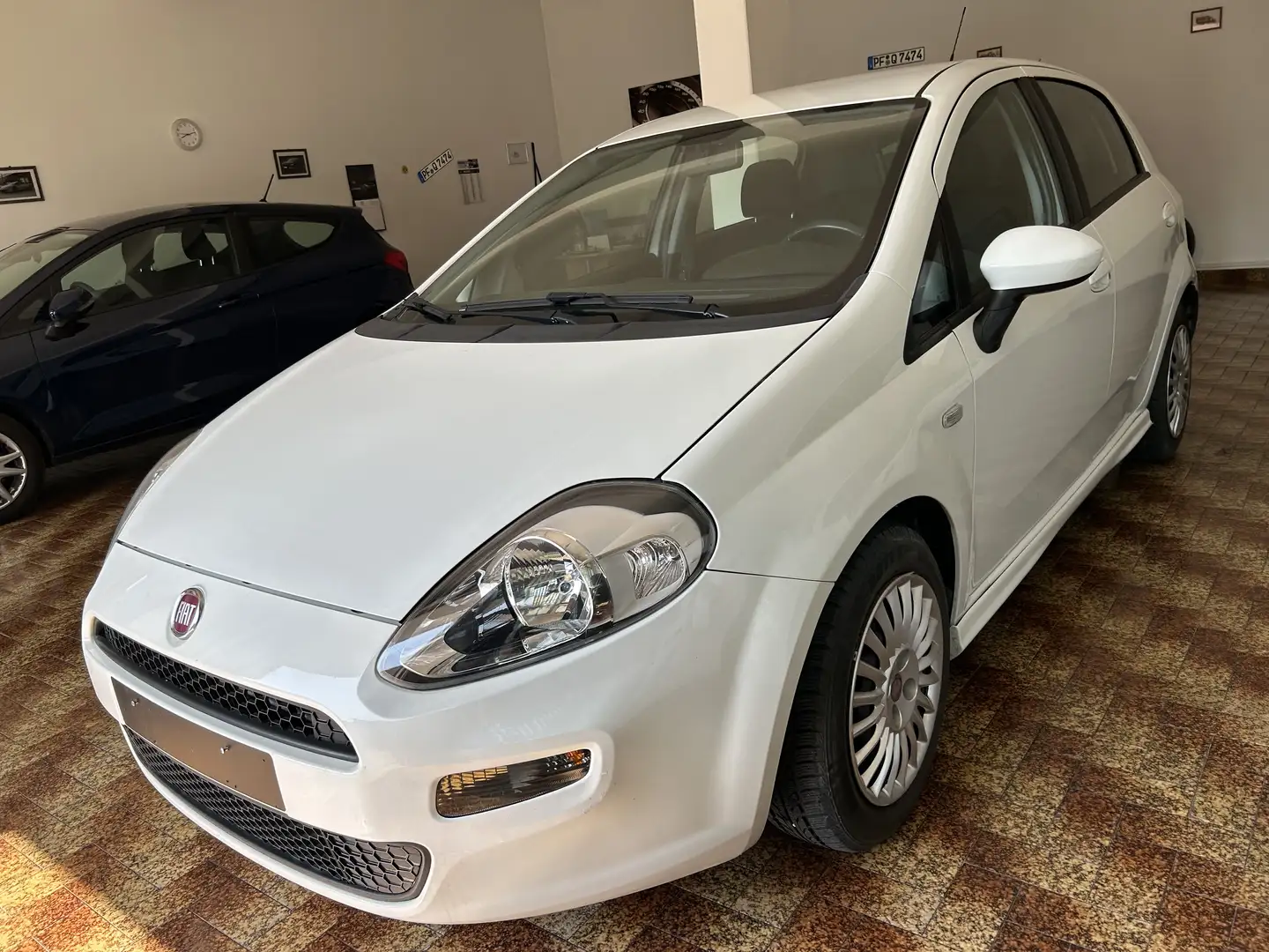 Fiat Punto 5p 1..3 multijet NEOPATENTATI!!! TOP!! Blanco - 2