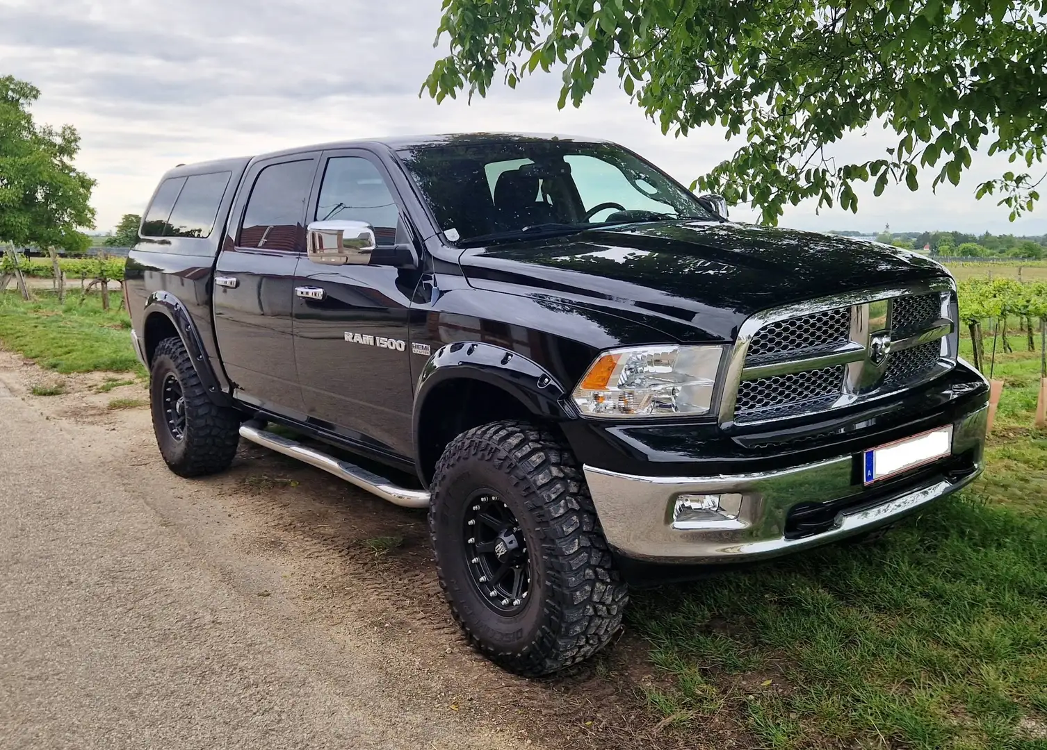 Dodge RAM Laramie Schwarz - 2