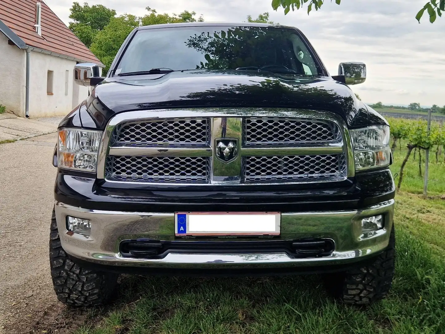 Dodge RAM Laramie Schwarz - 1
