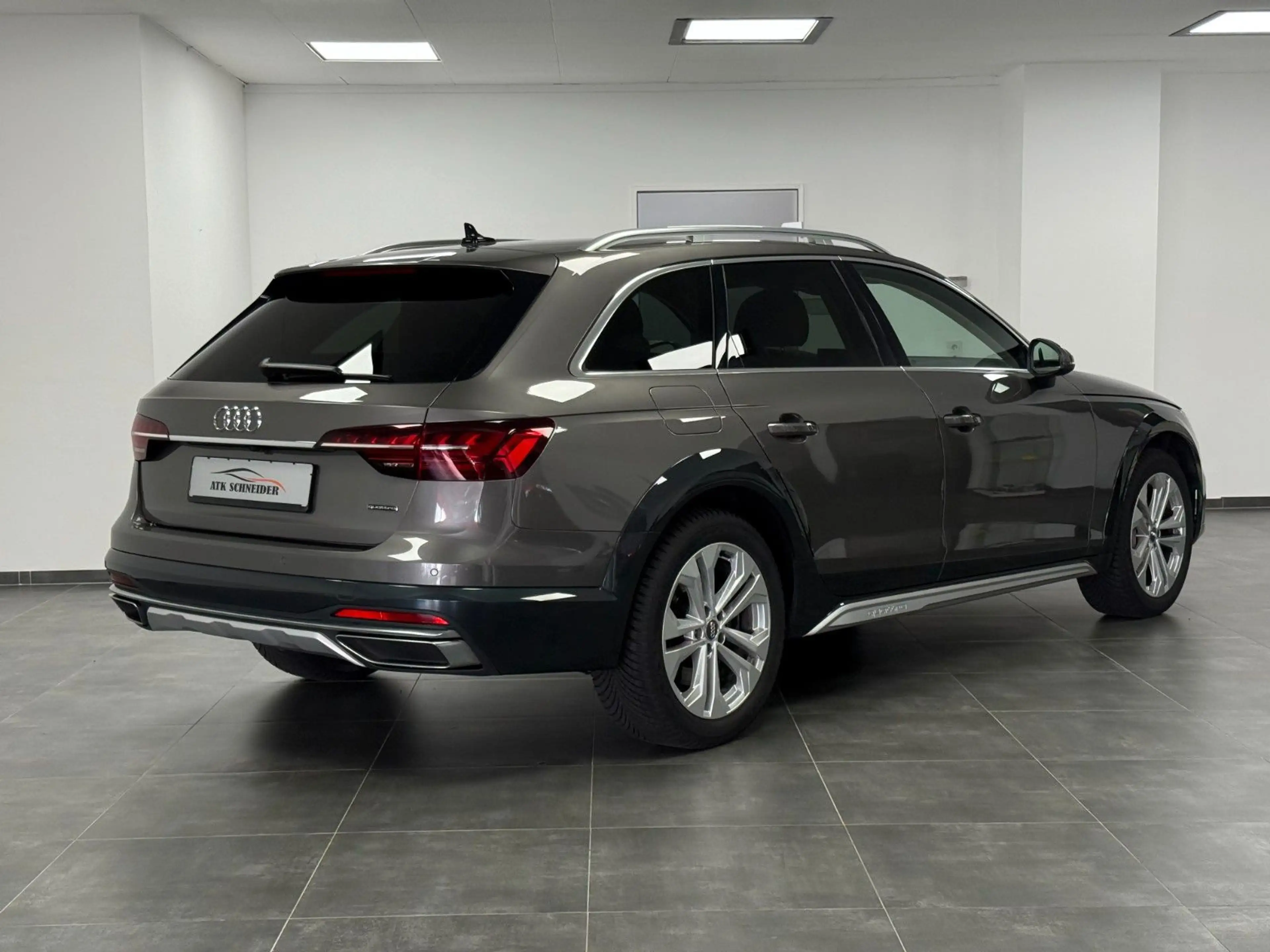 Audi A4 allroad quattro 50 TDI/MATRIX/LEDER/KAM/PANO — photo 6
