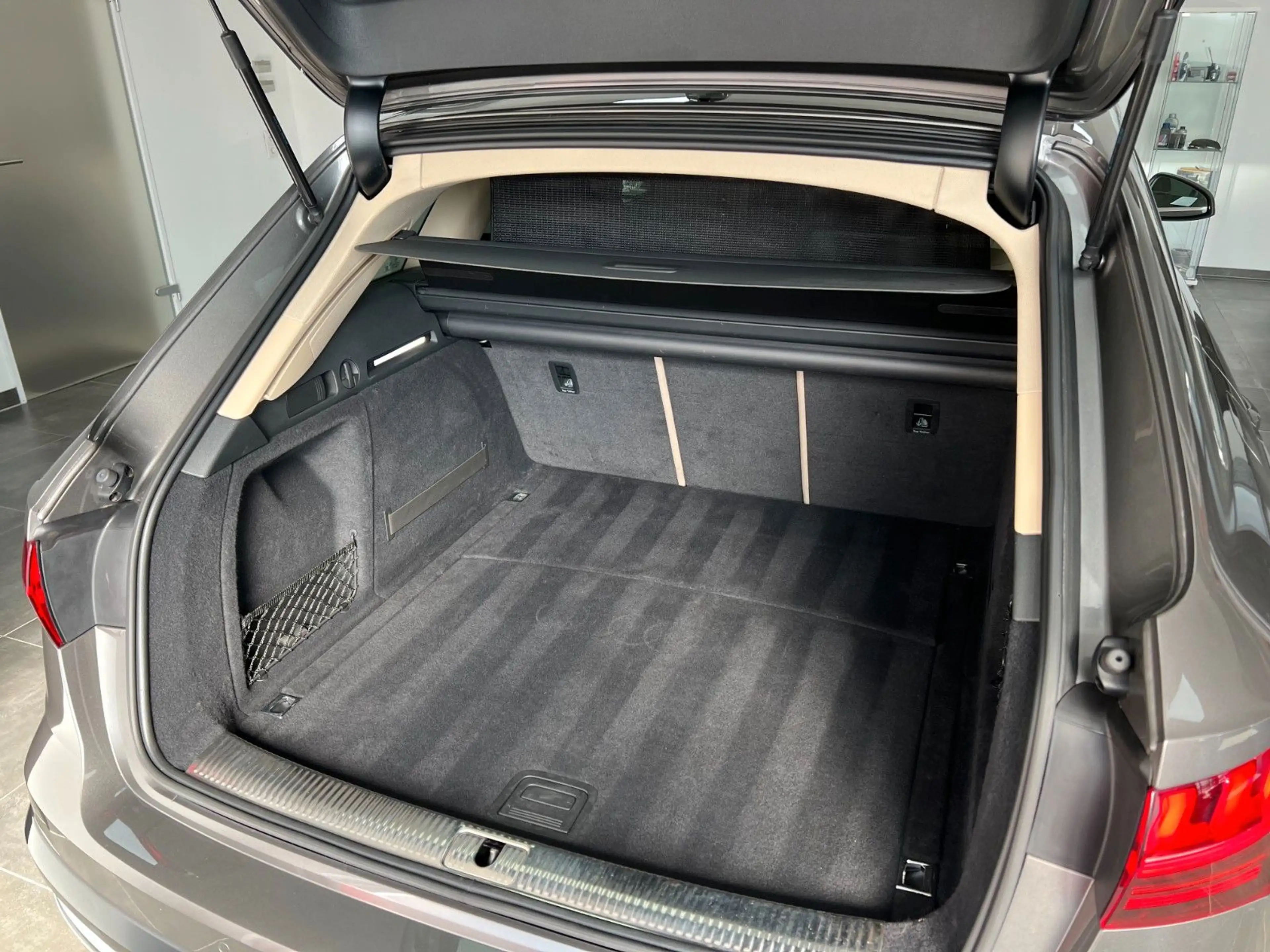 Audi A4 allroad quattro 50 TDI/MATRIX/LEDER/KAM/PANO — photo 13