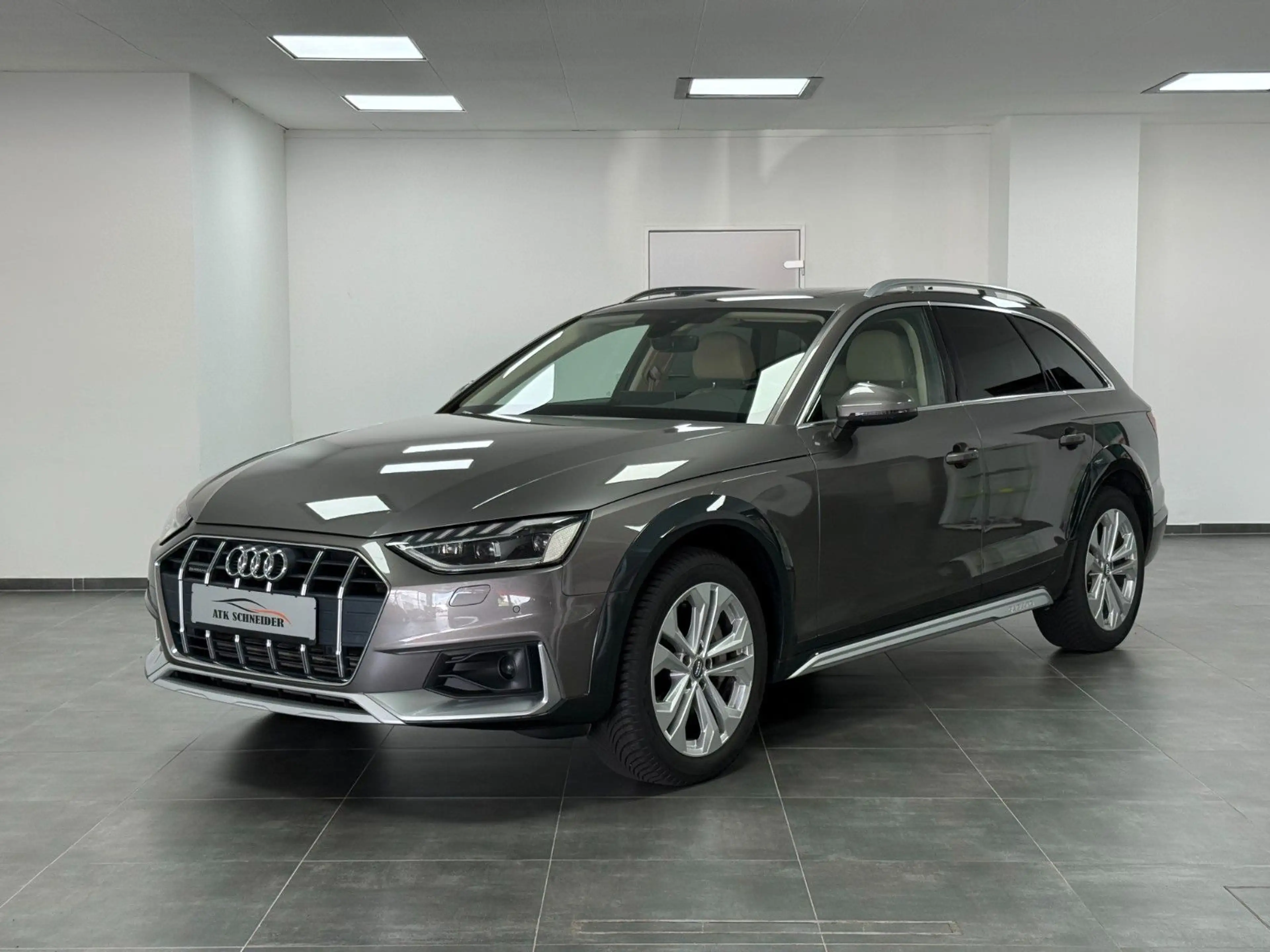 Audi A4 allroad quattro 50 TDI/MATRIX/LEDER/KAM/PANO — photo 2