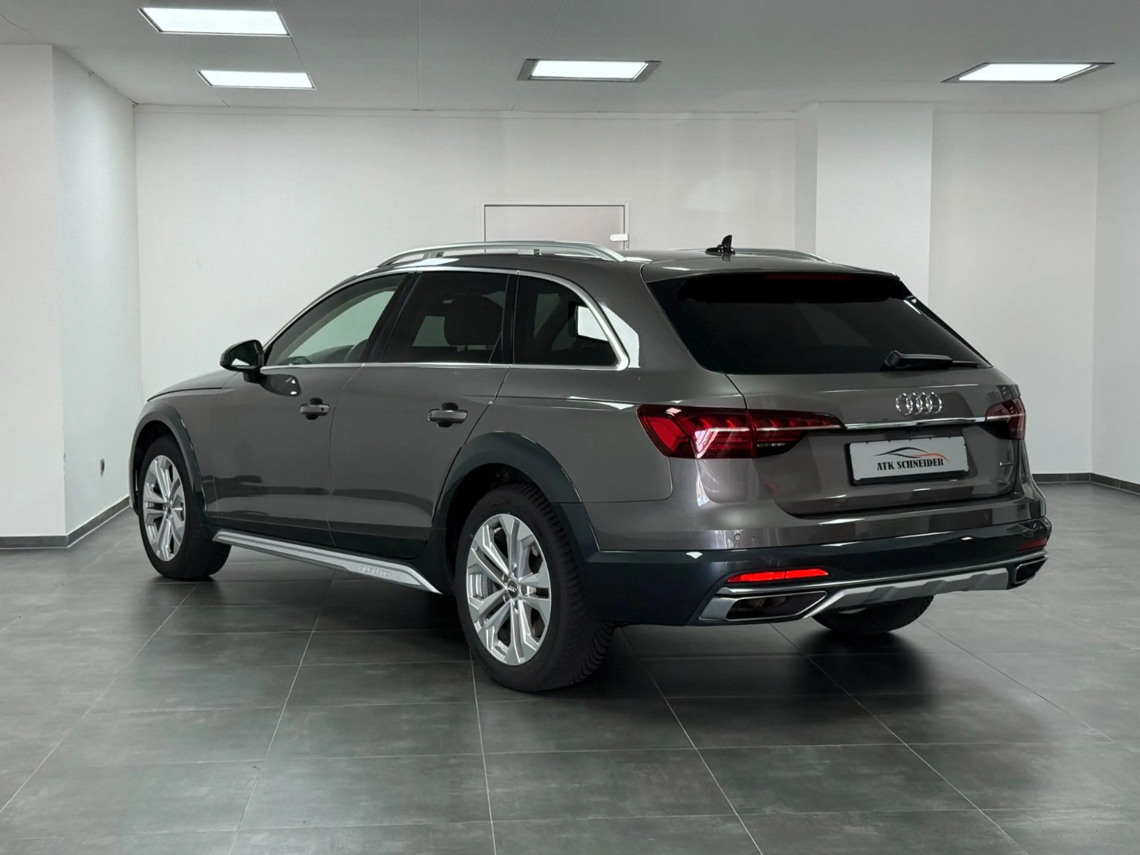 Audi A4 allroad quattro 50 TDI/MATRIX/LEDER/KAM/PANO — photo 5