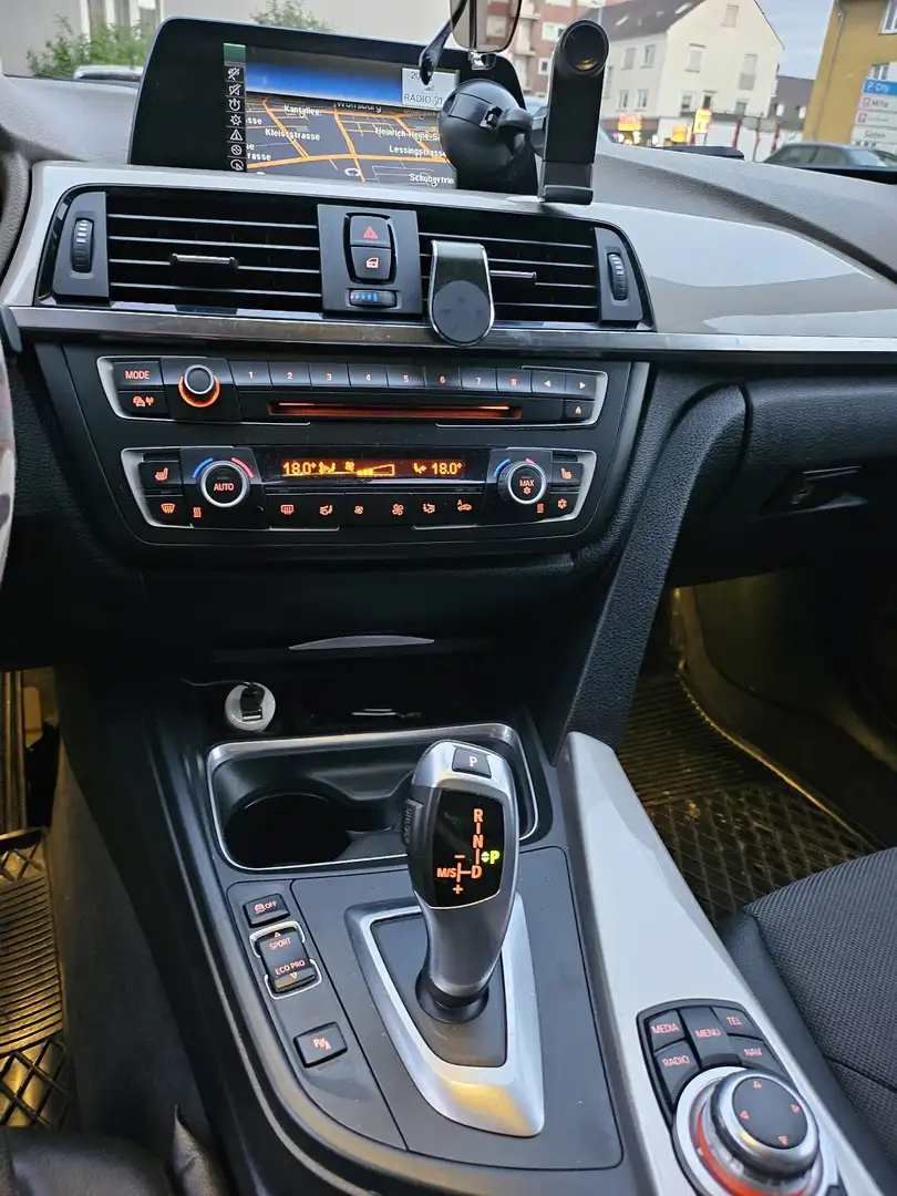 BMW 320 320i Aut. Luxury Line - 1