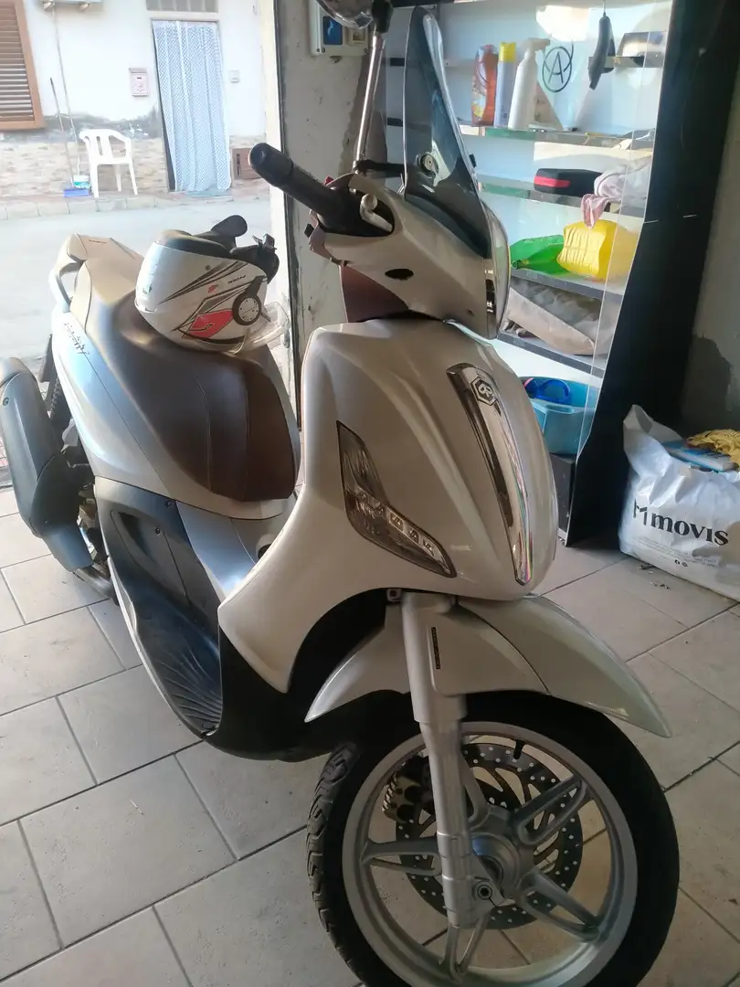 Piaggio Beverly 350 Fehér - 1
