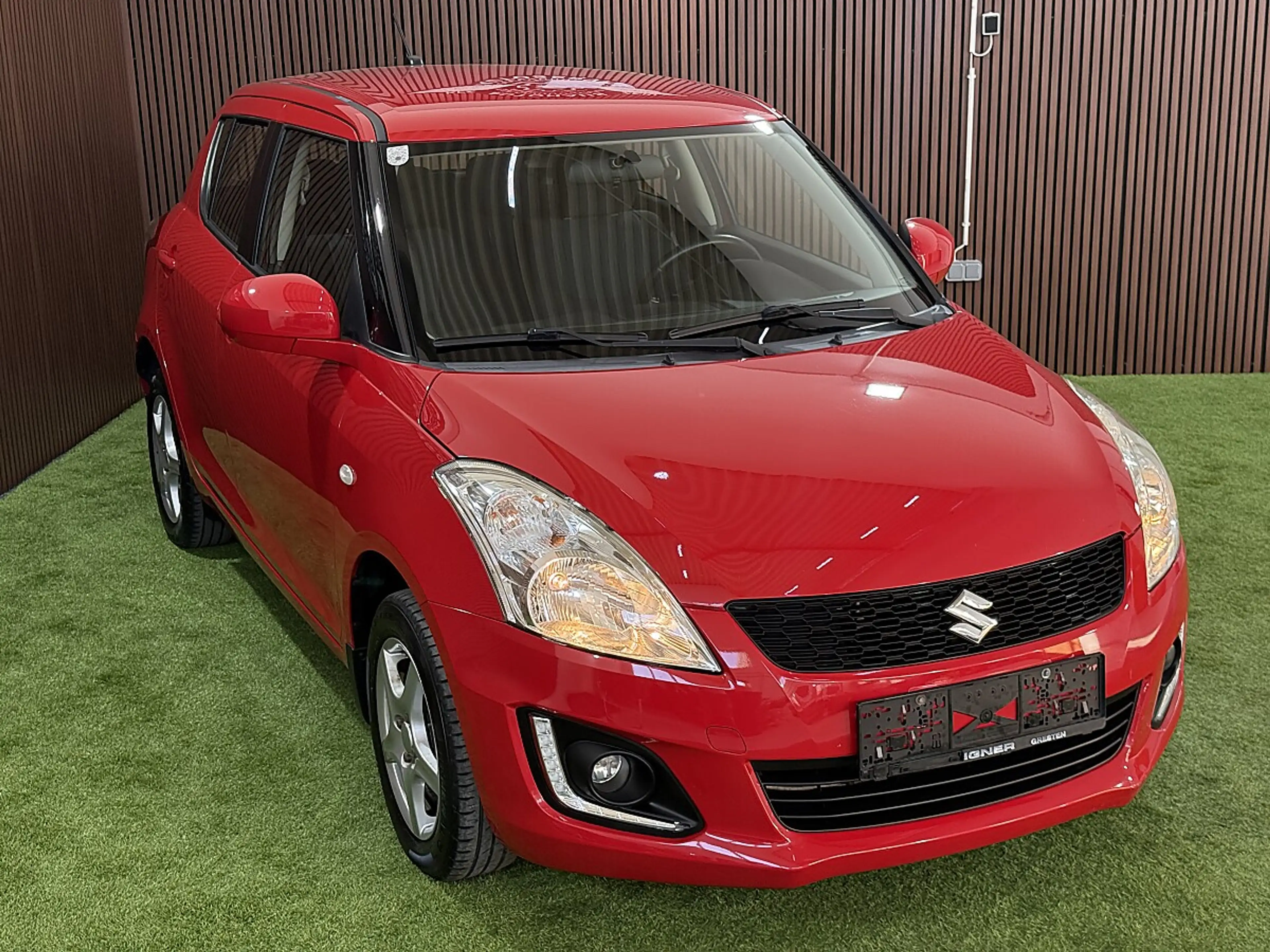 Suzuki Swift 1,2 DualJet 4WD Shine — photo 6