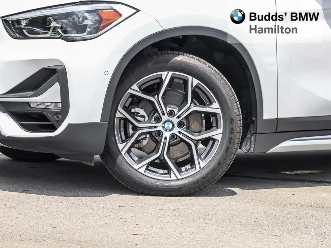 BMW X1 photo BMW X1