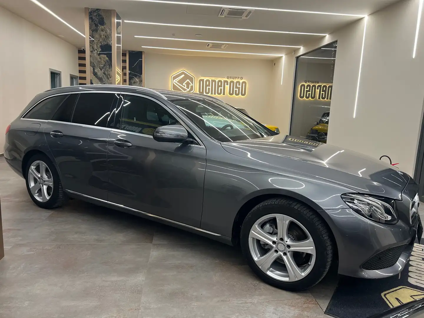 Mercedes-Benz E 220 d Business Sport auto 2017 Gris - 2