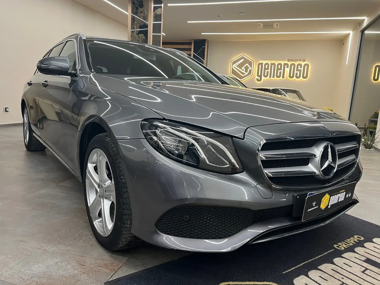Mercedes-Benz E 220 d Business Sport auto 2017 Gris - 1