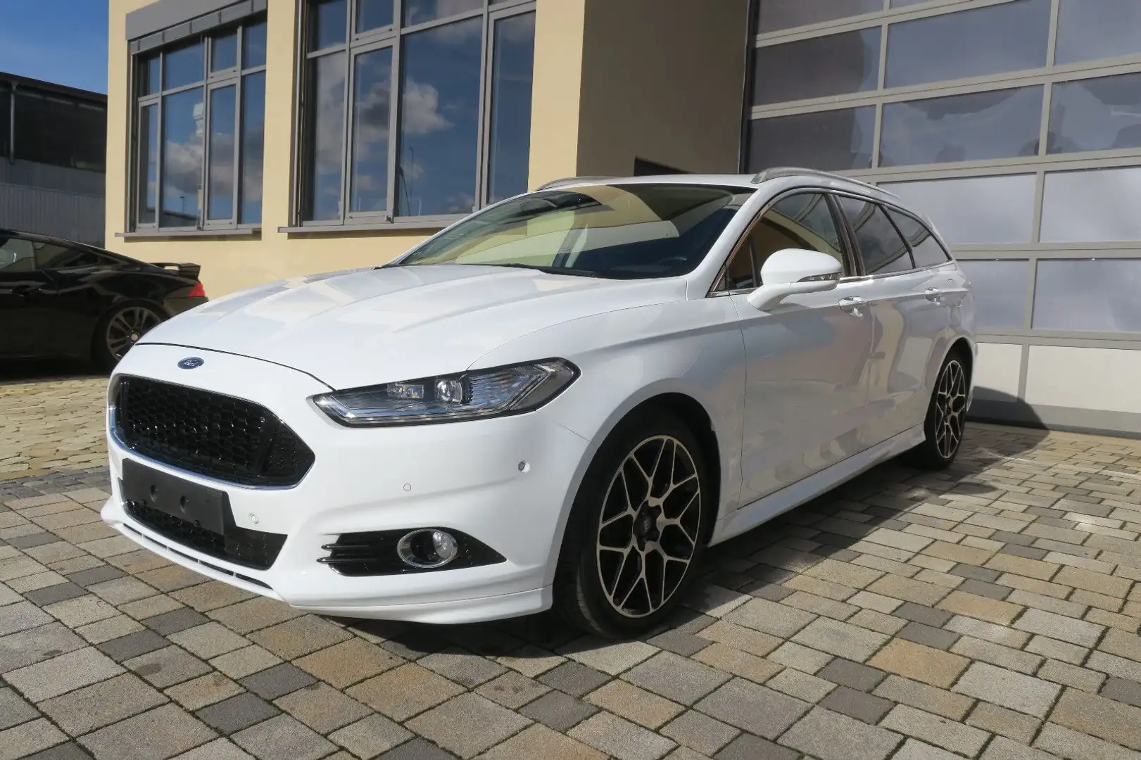 Ford Mondeo Turn Titanium AWD Pano ACC  Sitzbelüftung Blanc - 1