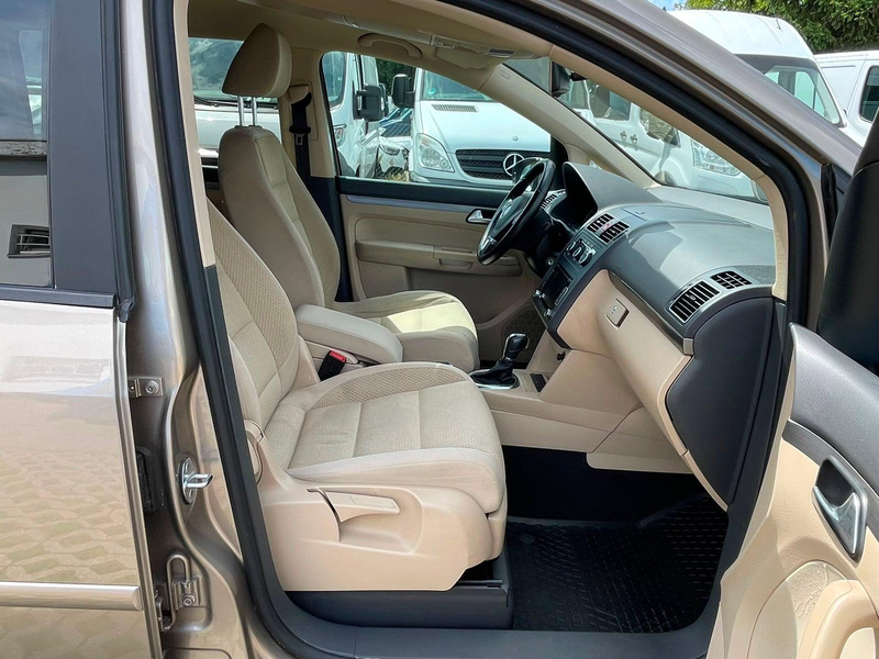Volkswagen Touran 1.4 TSI/Aut./1.Hand/Parkpilot/TOPZUSTAND — photo 10