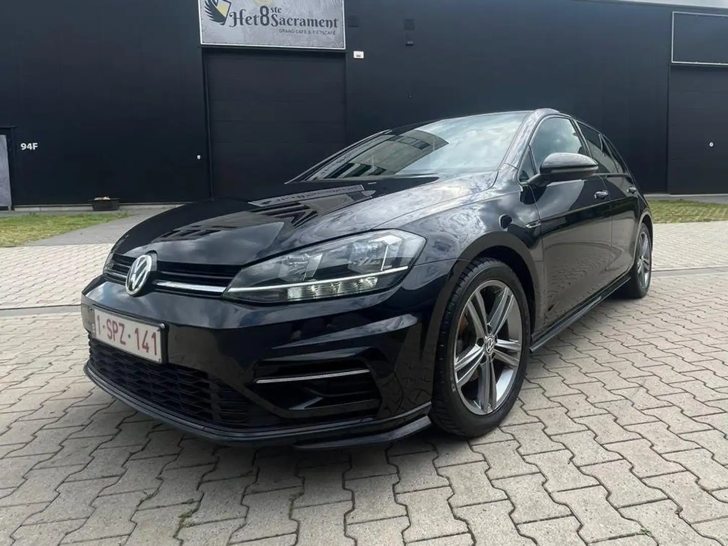 Volkswagen Golf Golf 1.0 TSI R LINE Zwart - 1