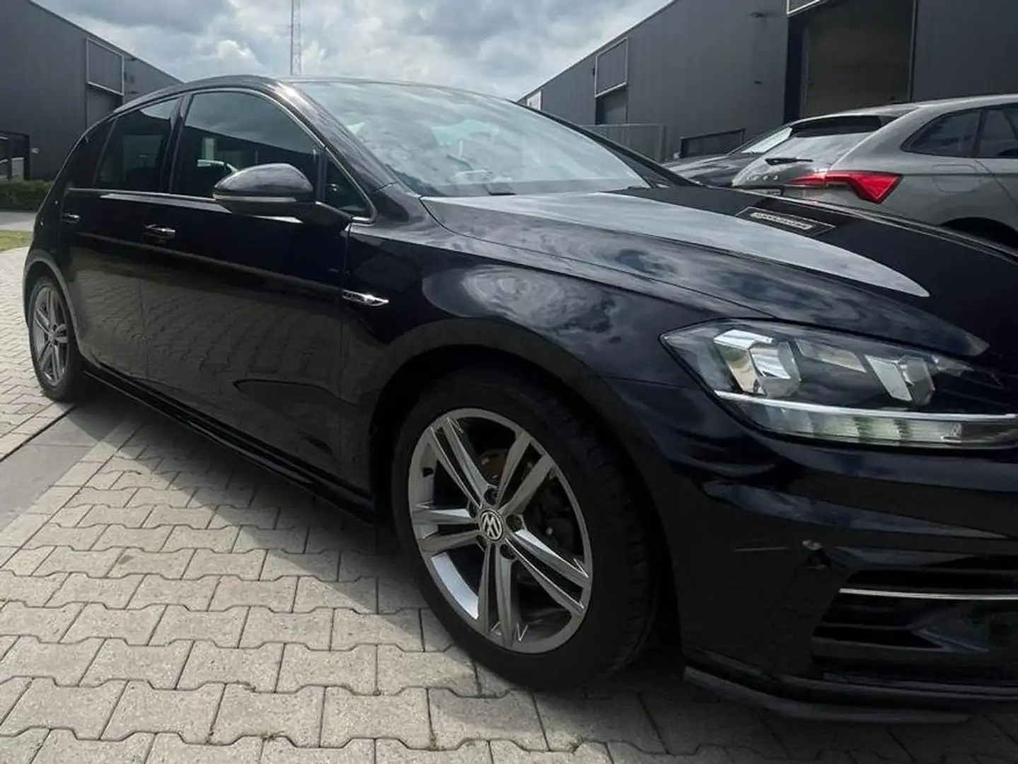 Volkswagen Golf Golf 1.0 TSI R LINE Zwart - 2