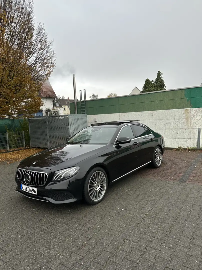 Mercedes-Benz E 220 d 9G-TRONIC Avantgarde Schwarz - 1