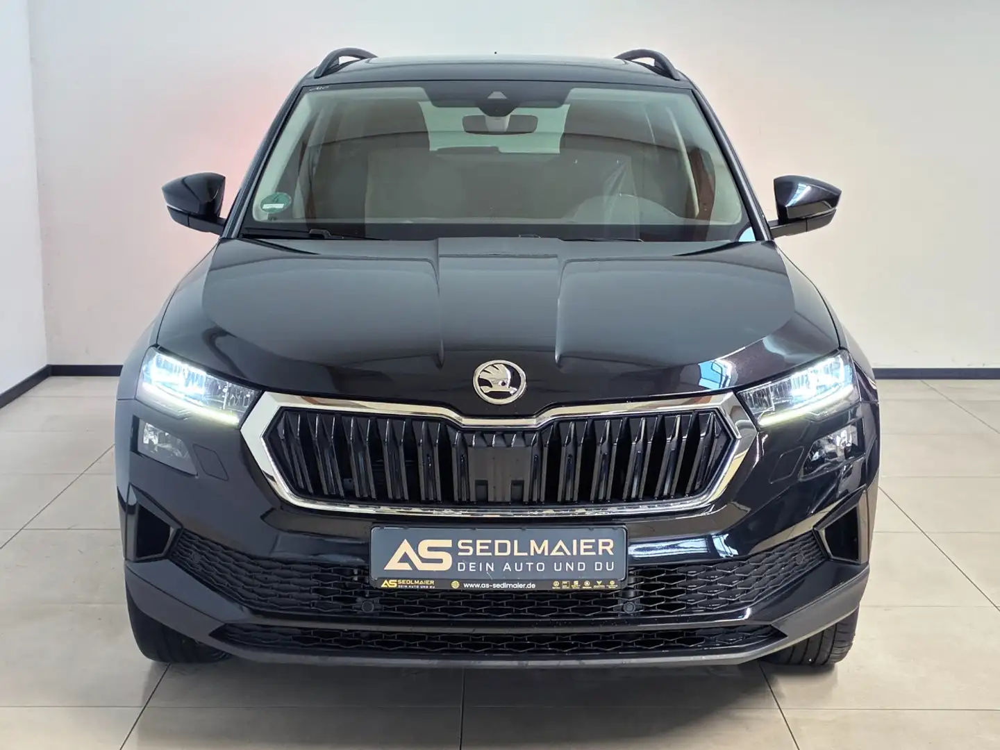 Skoda Karoq 1.5 TSI Tour PANO|AHK|WSSHz|SHZv+h|RCam|ACC Schwarz - 2