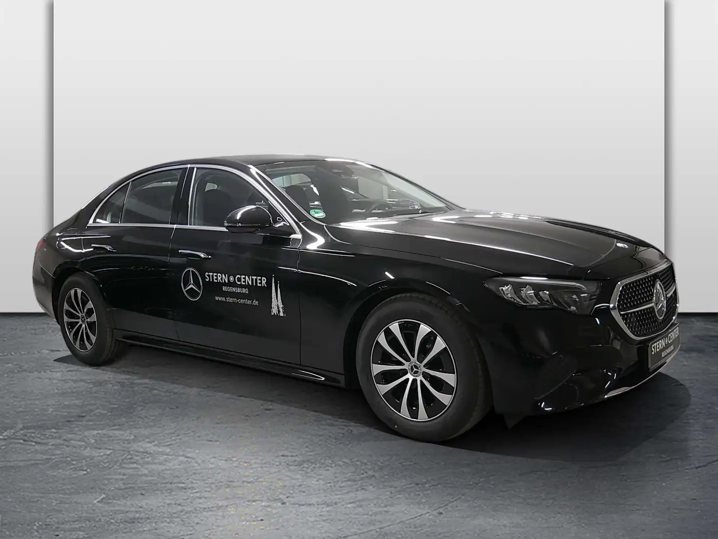 Mercedes-Benz E 200 d Limousine LED MBUX Avantgarde Navi Cam Schwarz - 2