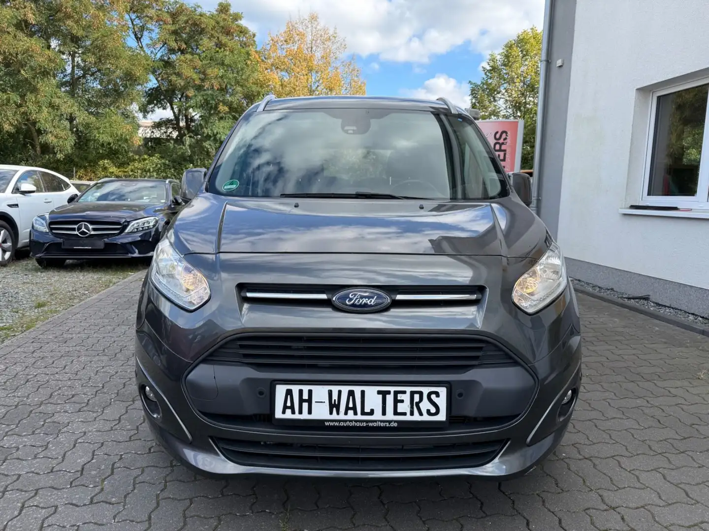 Ford Grand Tourneo Connect Titanium 7Sitze Automatik= Grau - 2