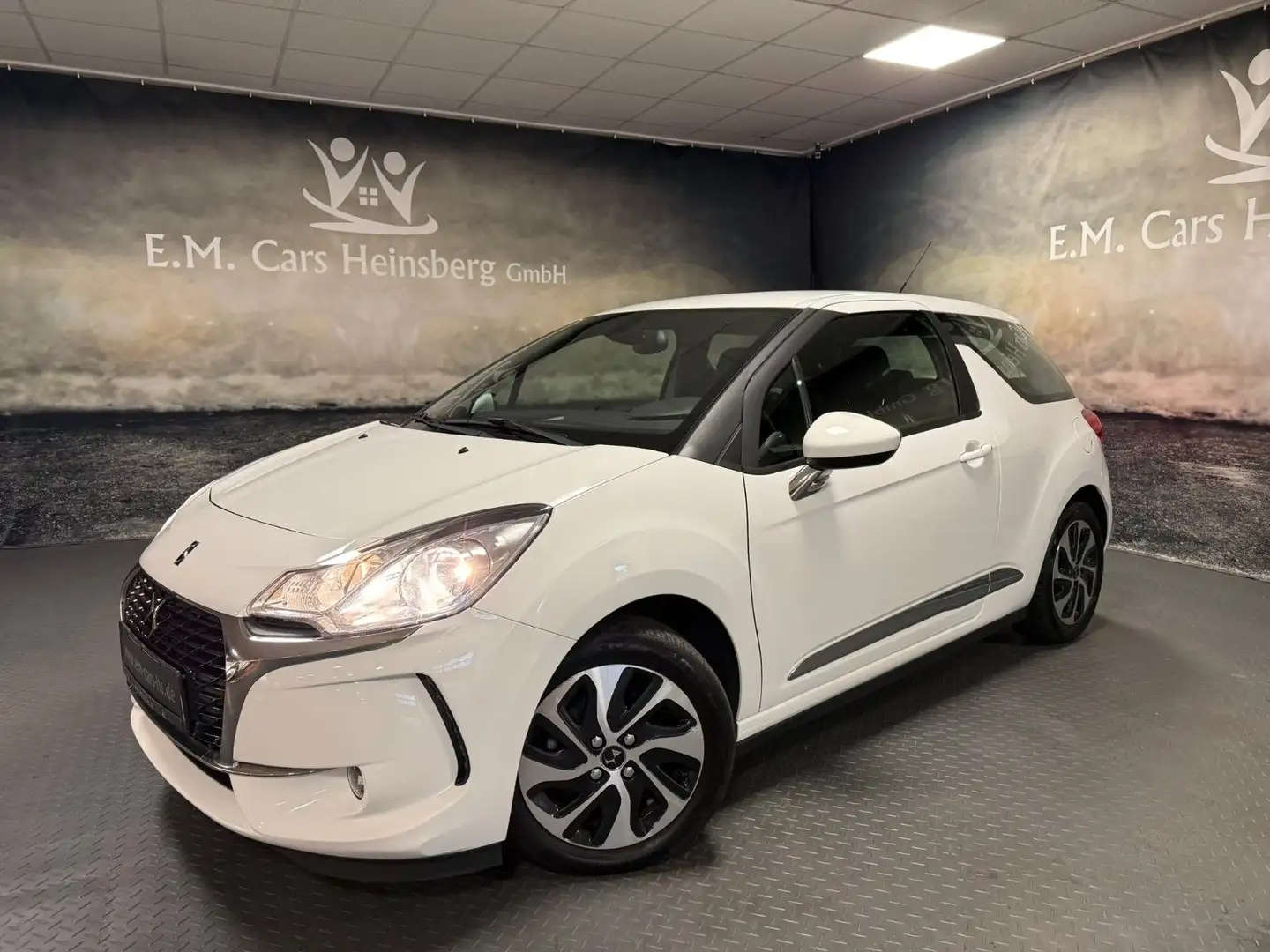 DS Automobiles DS 3 So Chic 1.6 BlueHDi DAB HiFi-System - 2