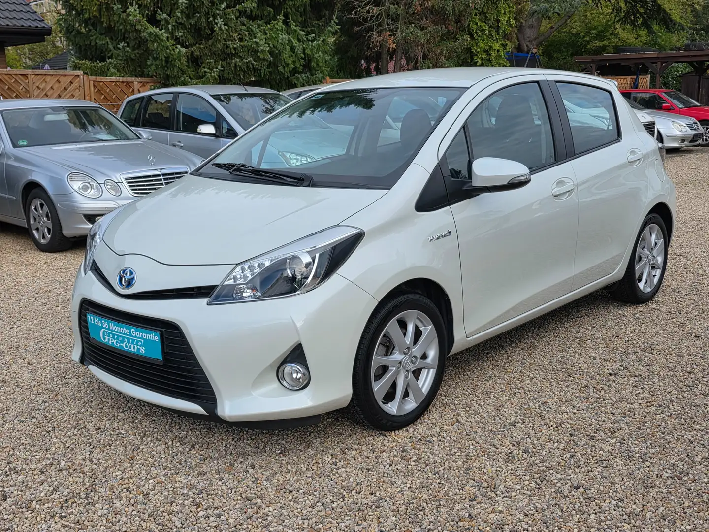 Toyota Yaris Yaris Hybrid 1.5 VVT-i*Autom*Bluetooth*R.Kamera* Weiß - 1