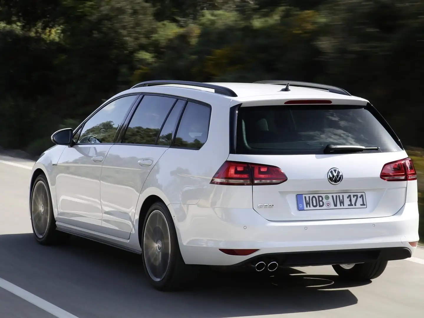 Volkswagen Golf Variant 1.6 tdi Comfortline 105 cv si neo patentato Bianco - 2