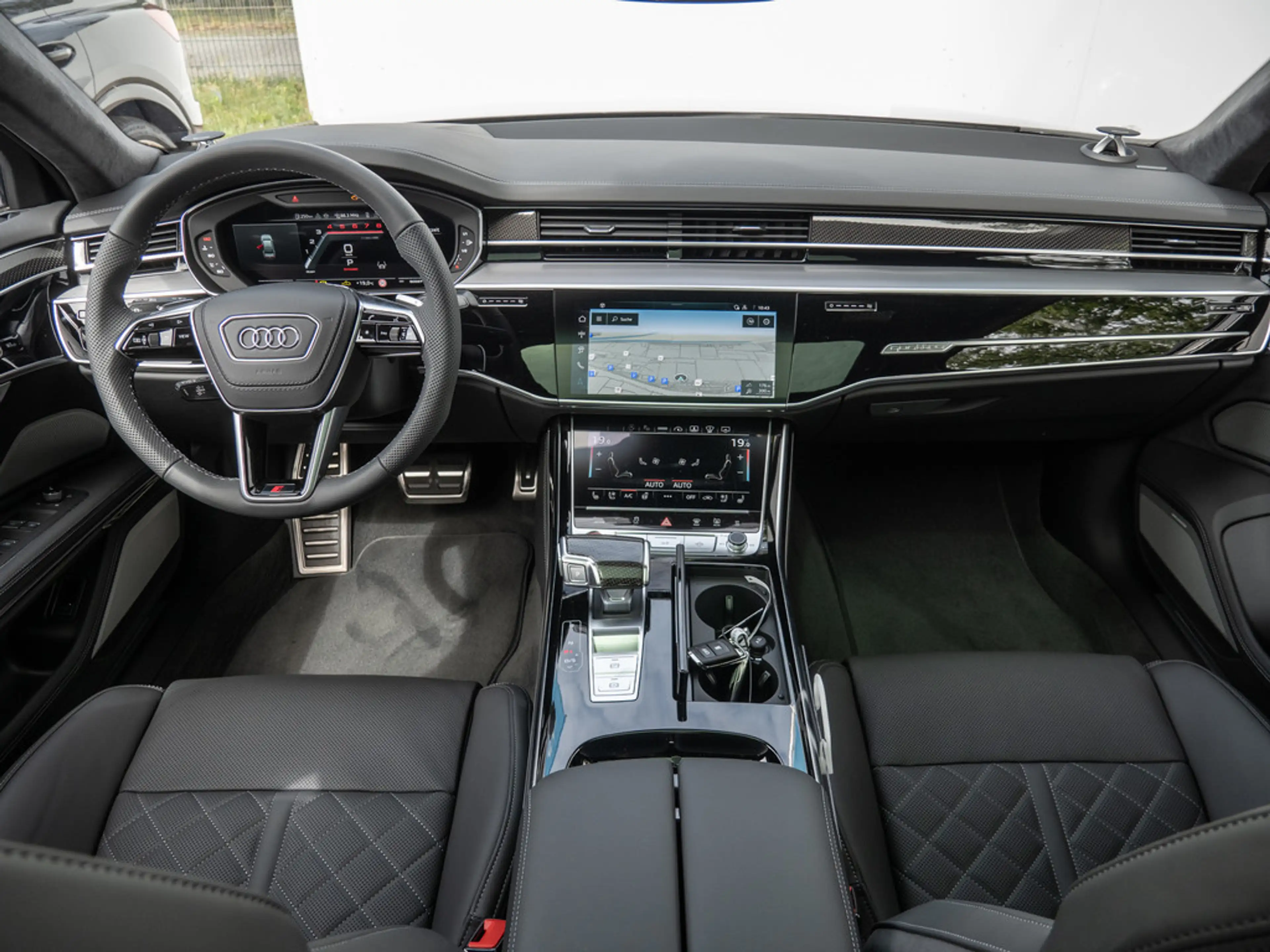 Audi S8 TFSI MATRIX PANO STANDHZ TV B&O — photo 11