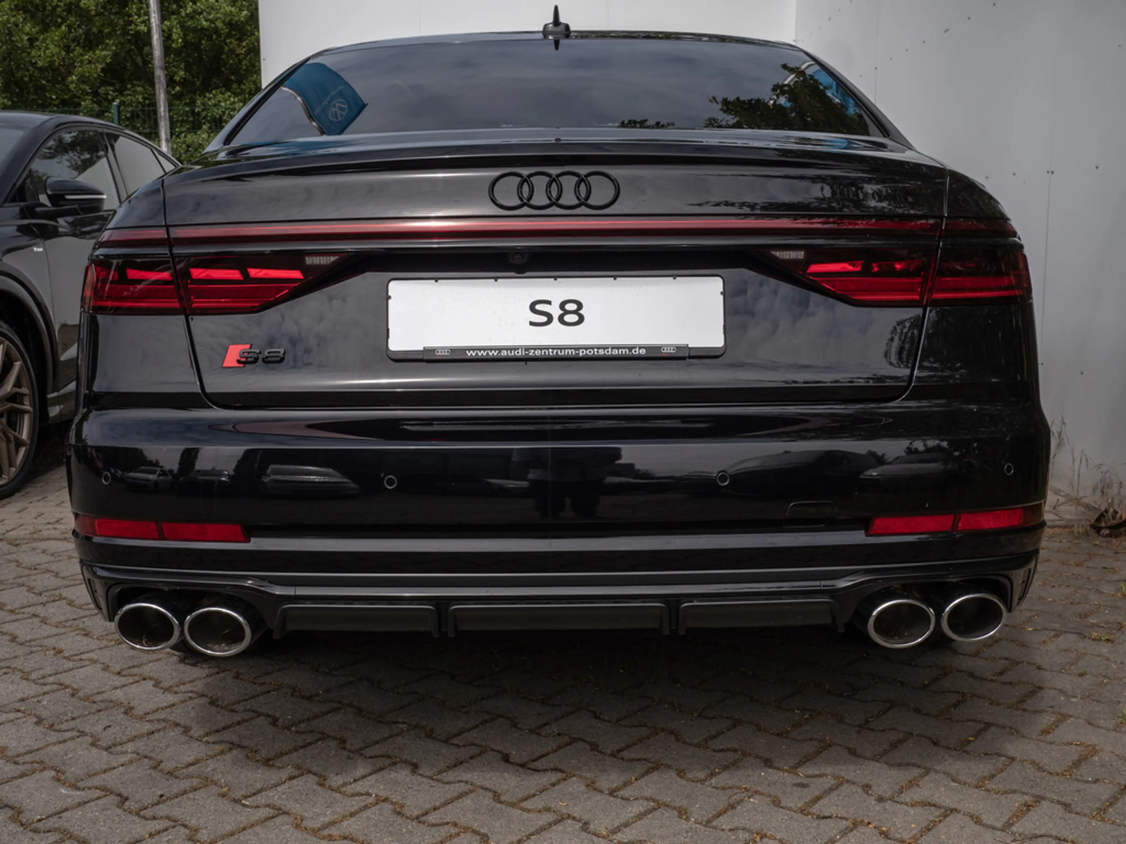 Audi S8 TFSI MATRIX PANO STANDHZ TV B&O — photo 30