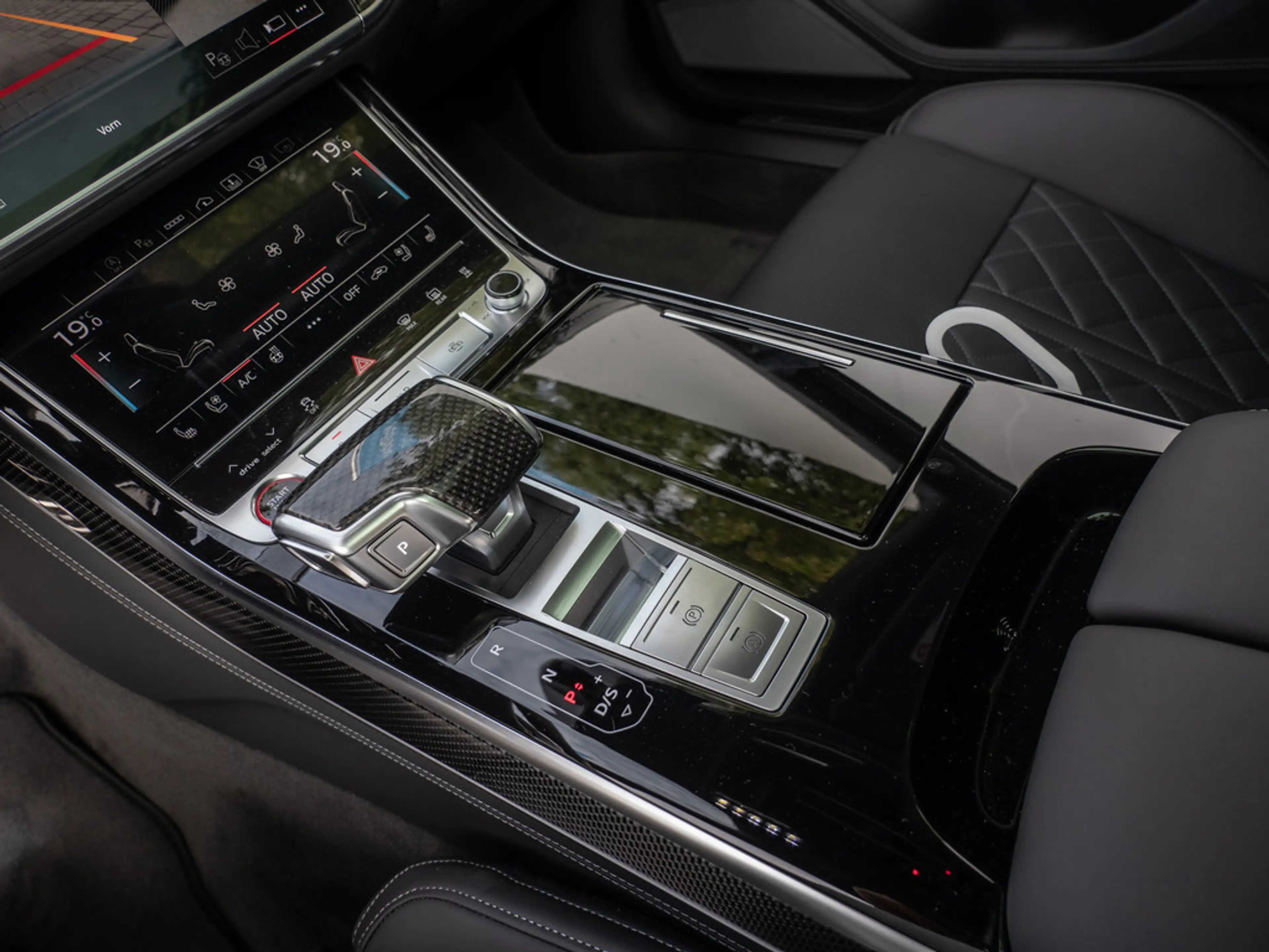 Audi S8 TFSI MATRIX PANO STANDHZ TV B&O — photo 18