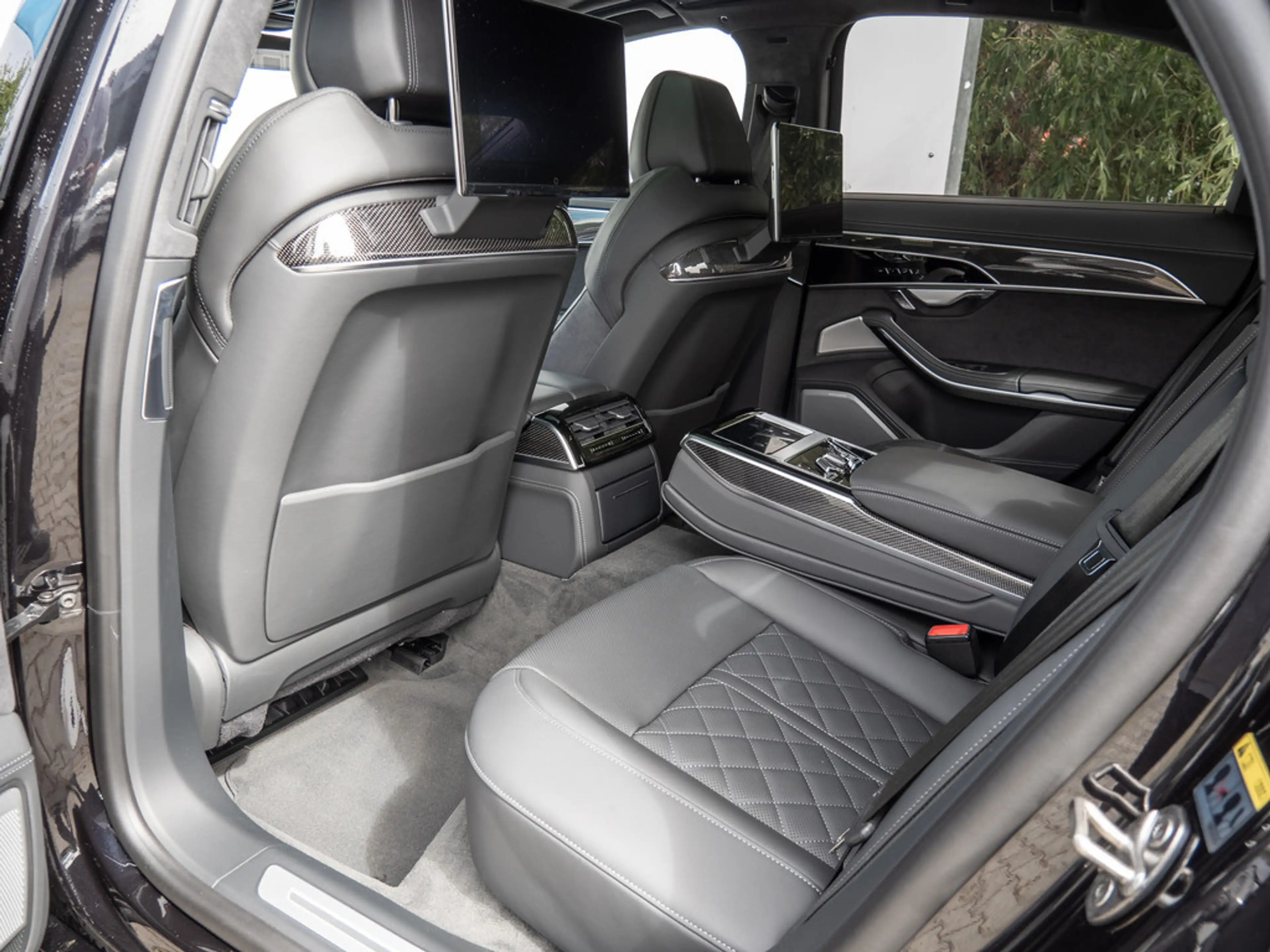 Audi S8 TFSI MATRIX PANO STANDHZ TV B&O — photo 7
