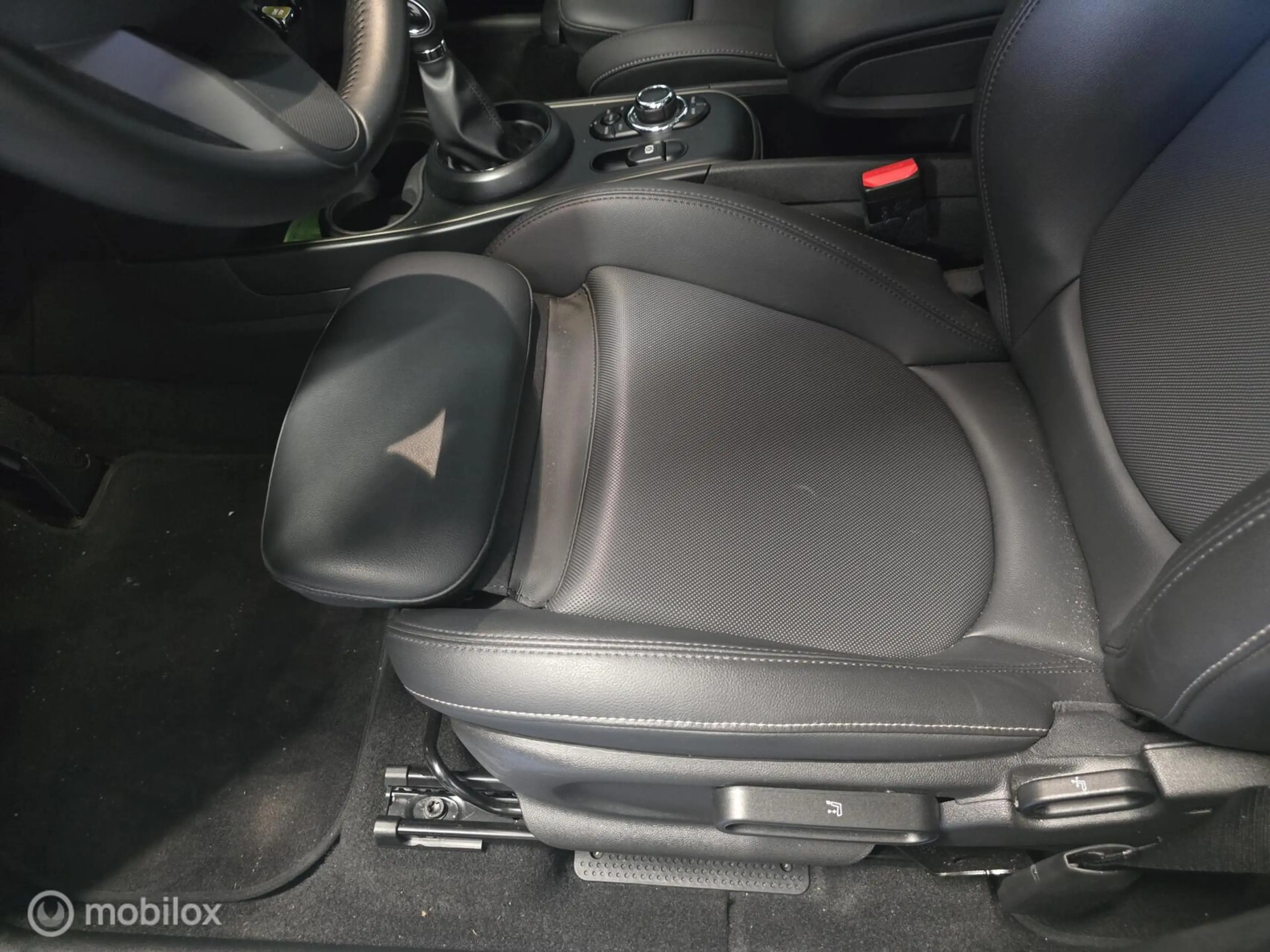 MINI Cooper SE Countryman 1.5 ALL4 pano/leder/camera/blackp — photo 9