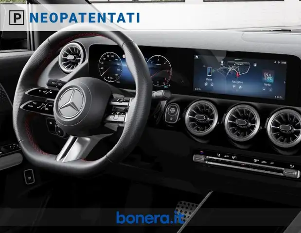 Mercedes-Benz Gla Class view 6