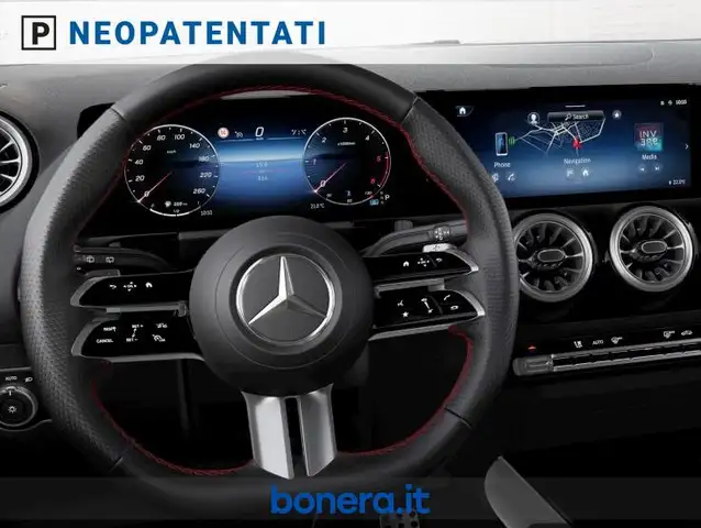 Mercedes-Benz Gla Class view 5