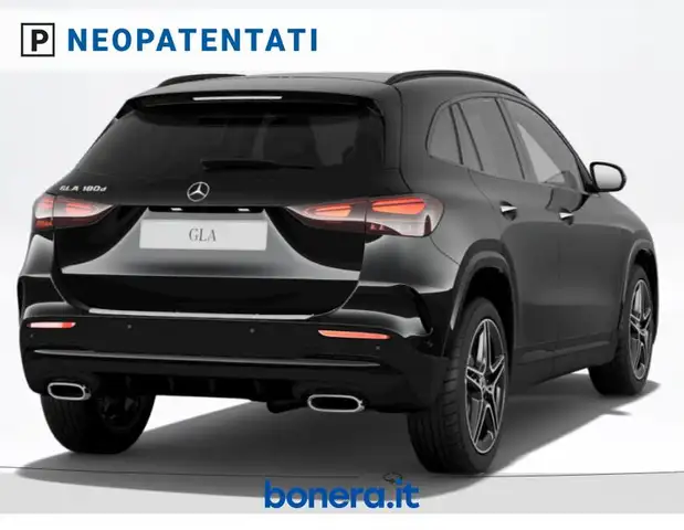 Mercedes-Benz Gla Class view 3