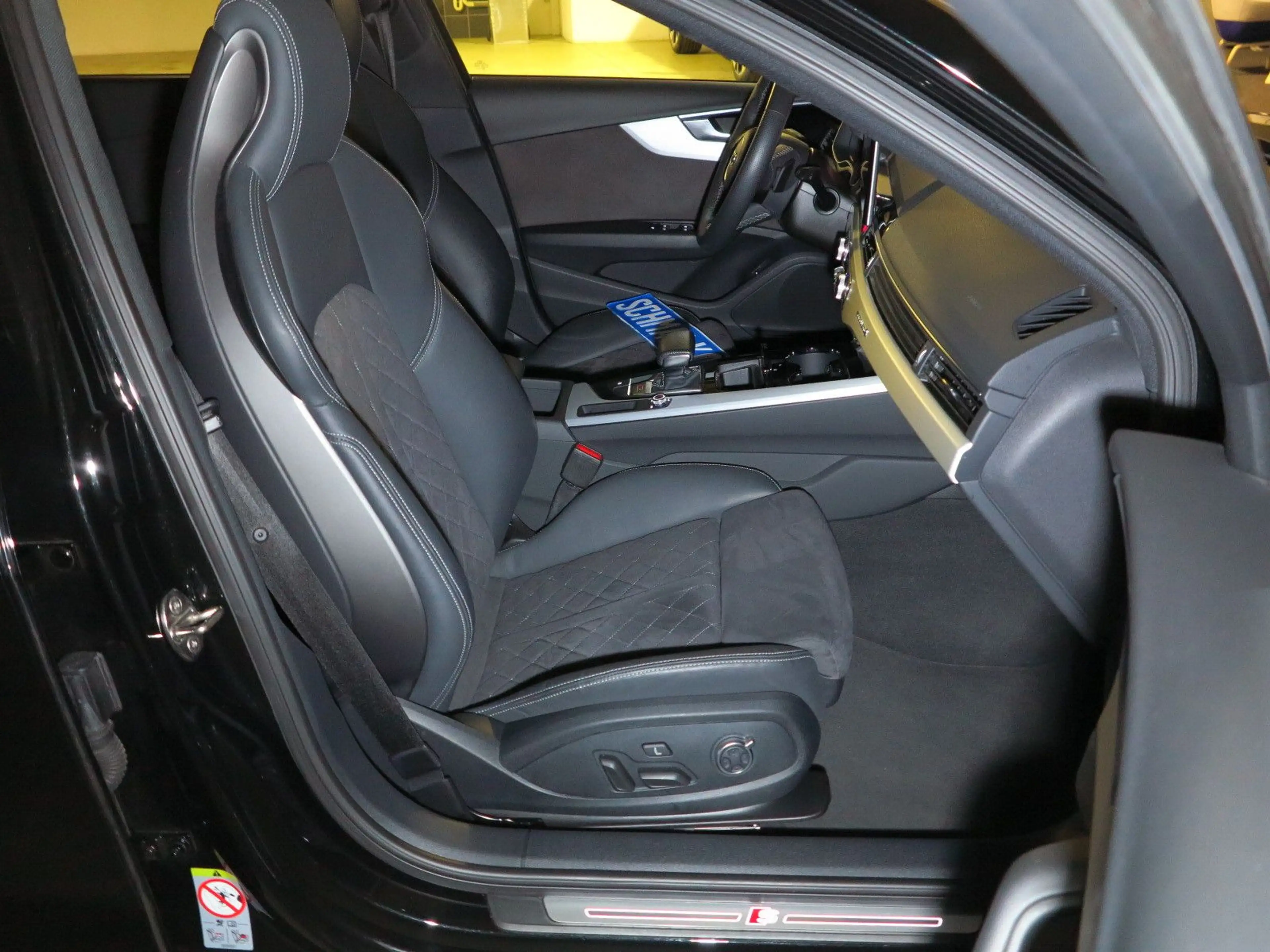 Audi S4 Avant TDI3.0V6 quattro AHK Navi DAB LM19 — photo 11