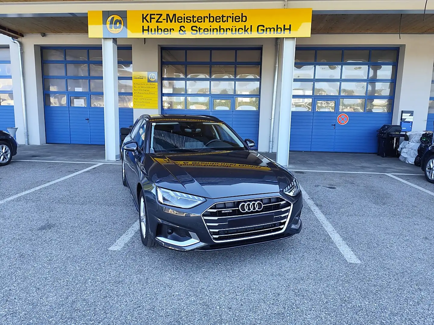 Audi A4 Avant 40 TDI quattro advanced S-tronic Grau - 1