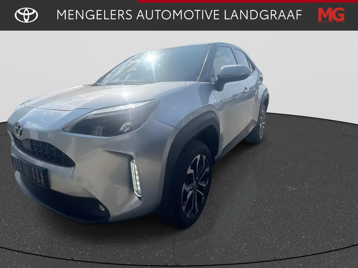 Toyota Yaris Cross 1.5 Hybrid Dynamic Edition Grijs - 1