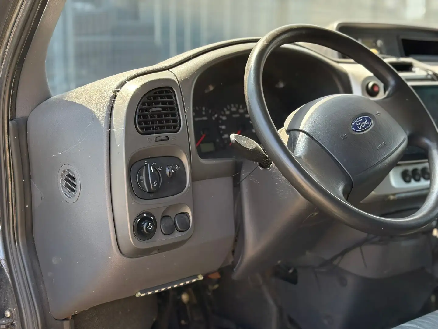 Ford Euroline Nugget Blau - 2
