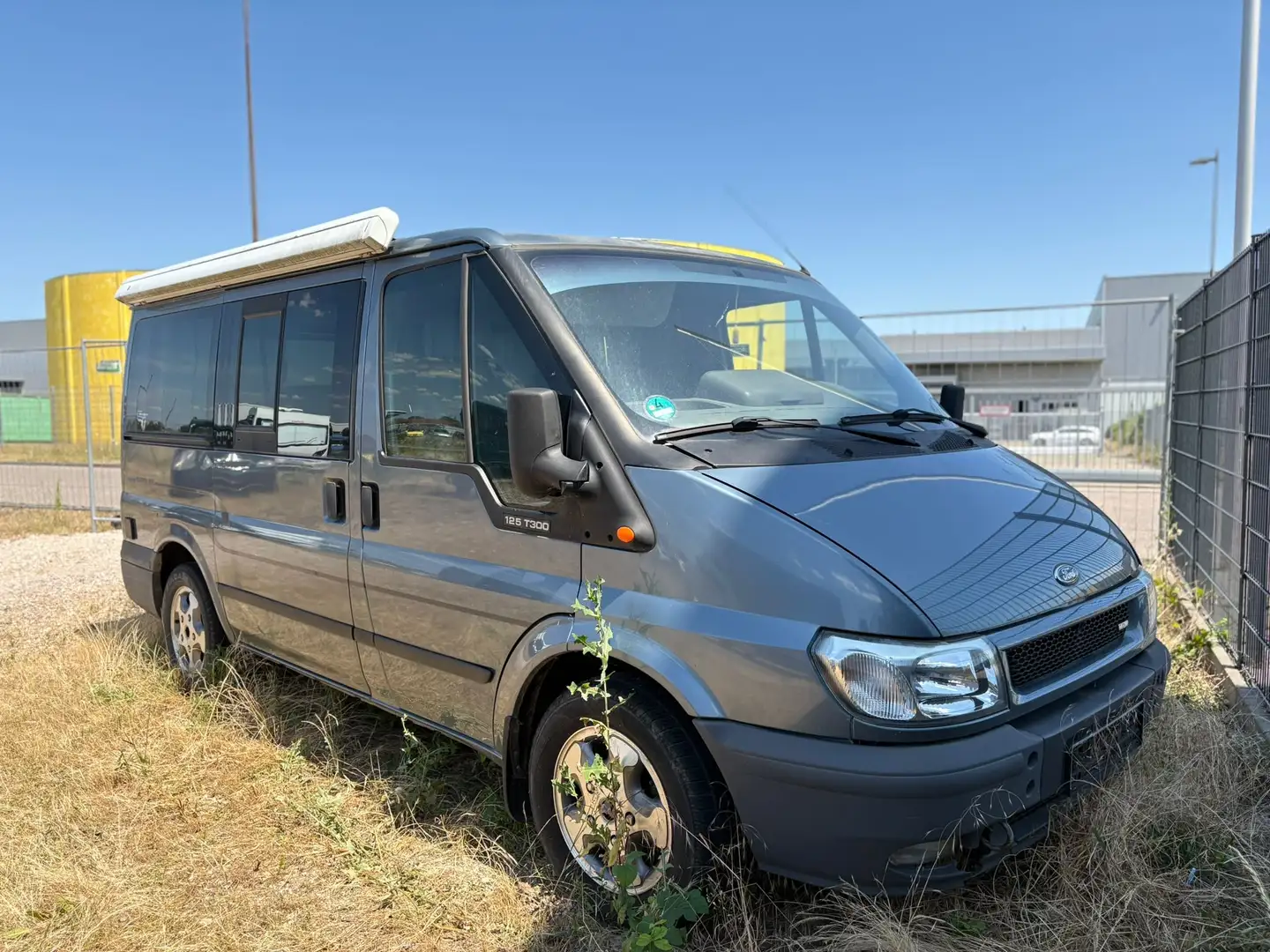Ford Euroline Nugget Blau - 1