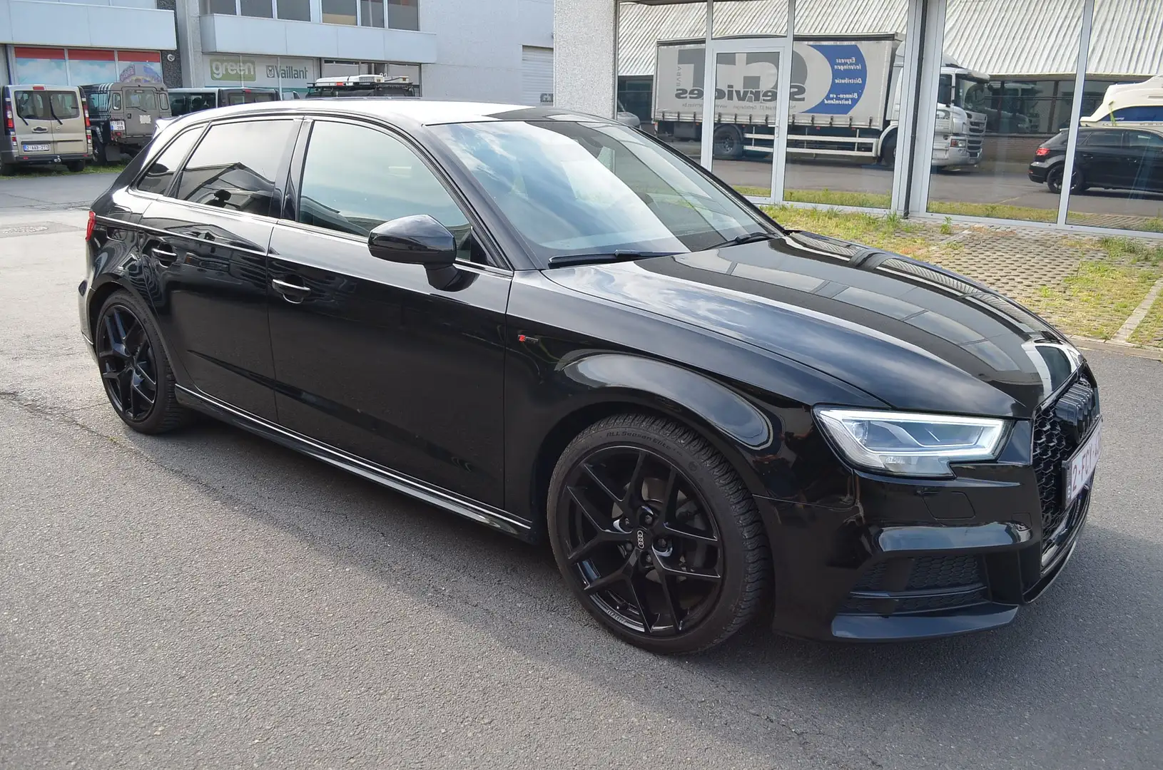 Audi A3 Sportback 35 TFSI S tronic S LINE 18" Zwart - 2