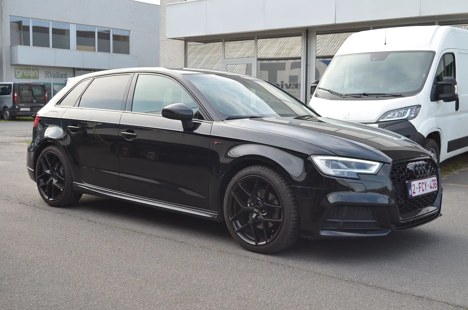Audi A3 Sportback 35 TFSI S tronic S LINE 18" Zwart - 1