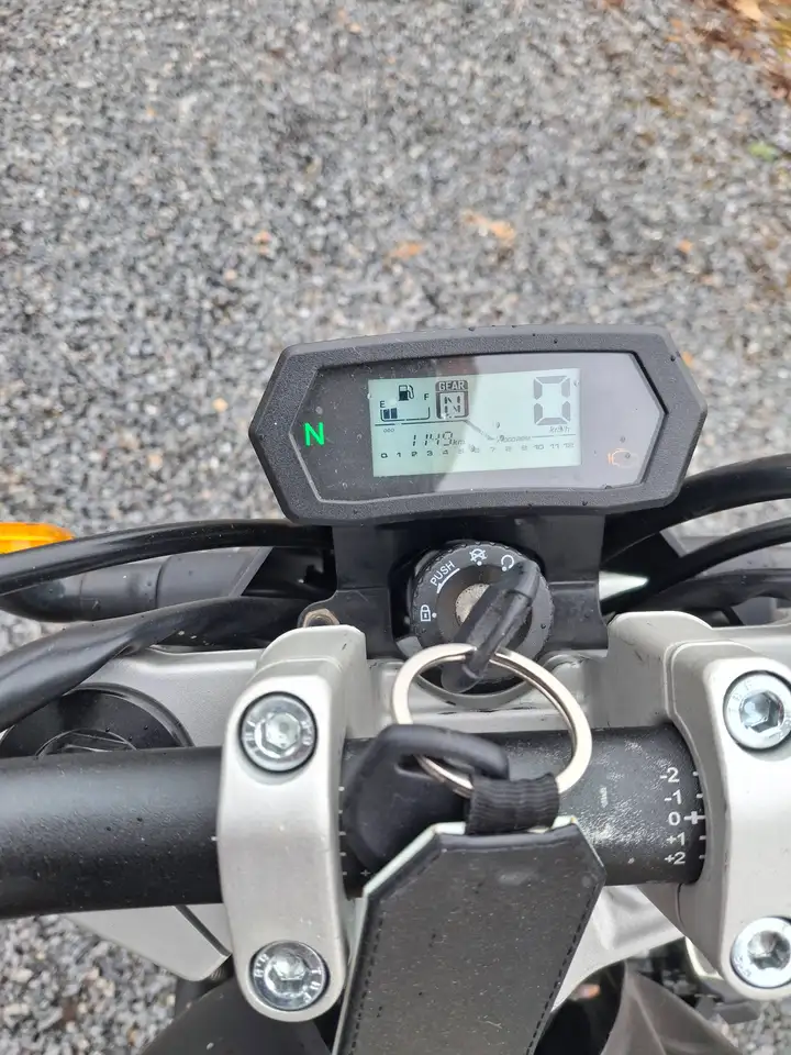 Bluroc Tracker 125