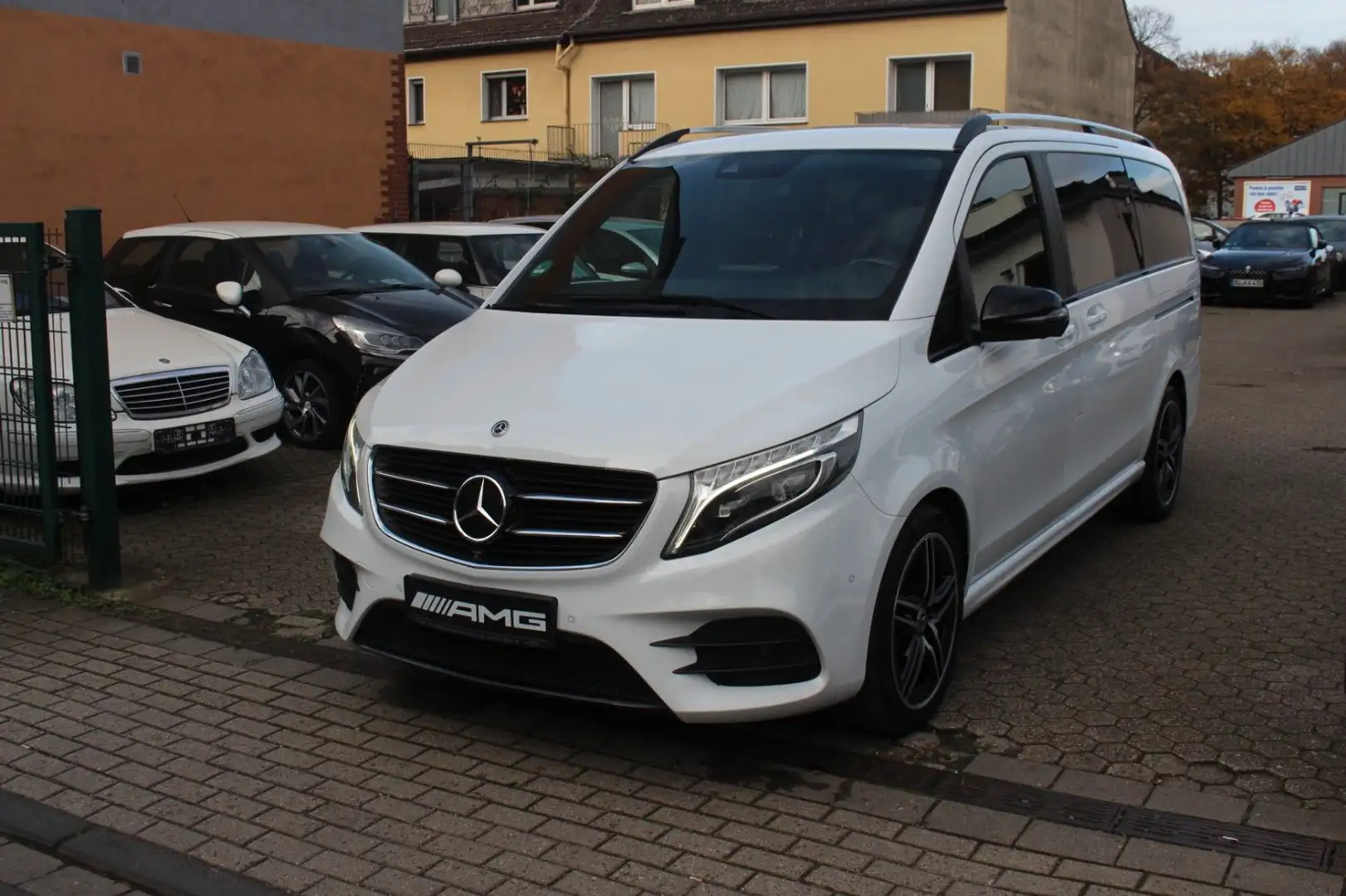 Mercedes-Benz V 250 L.CDI BT/AMG-Line/360°/Memory.S./Pano/Spur Weiß - 1