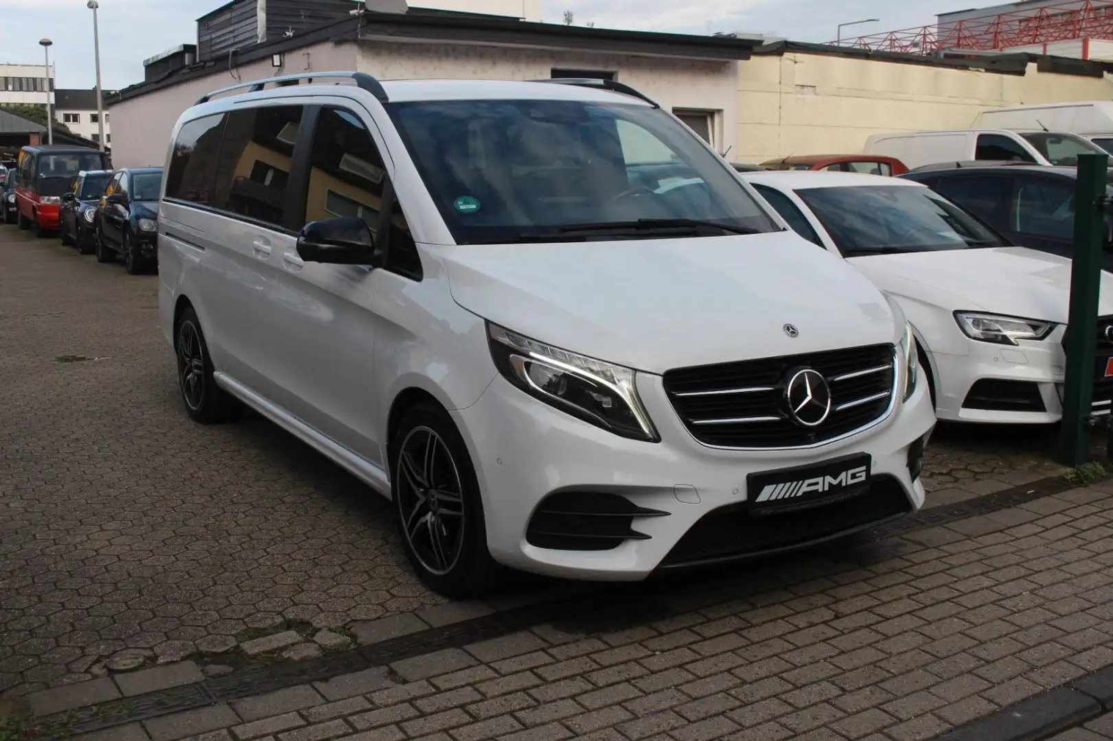 Mercedes-Benz V 250 L.CDI BT/AMG-Line/360°/Memory.S./Pano/Spur Weiß - 2