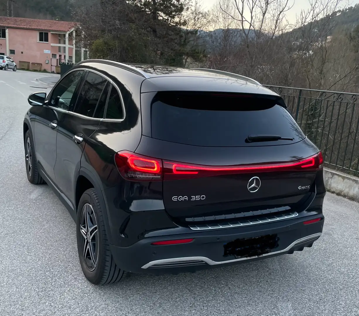 Mercedes-Benz EQA 350 EQA 350 4Matic AMG Line Negro - 2
